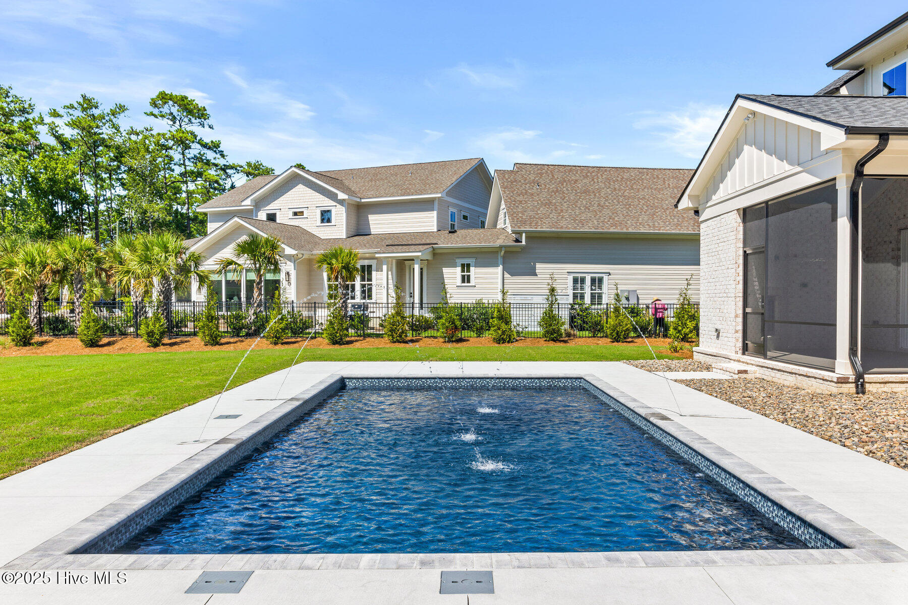 404 E Blackbeard Road