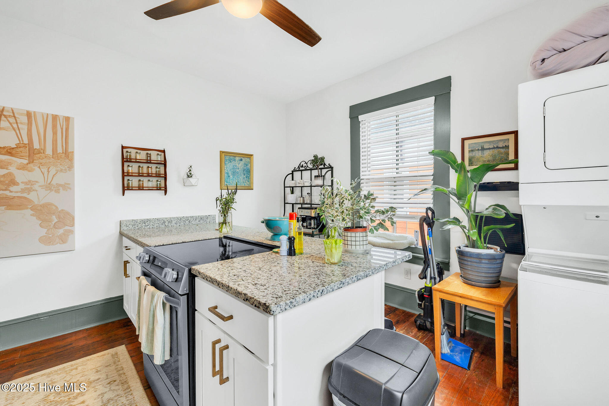 114 N 8th Street