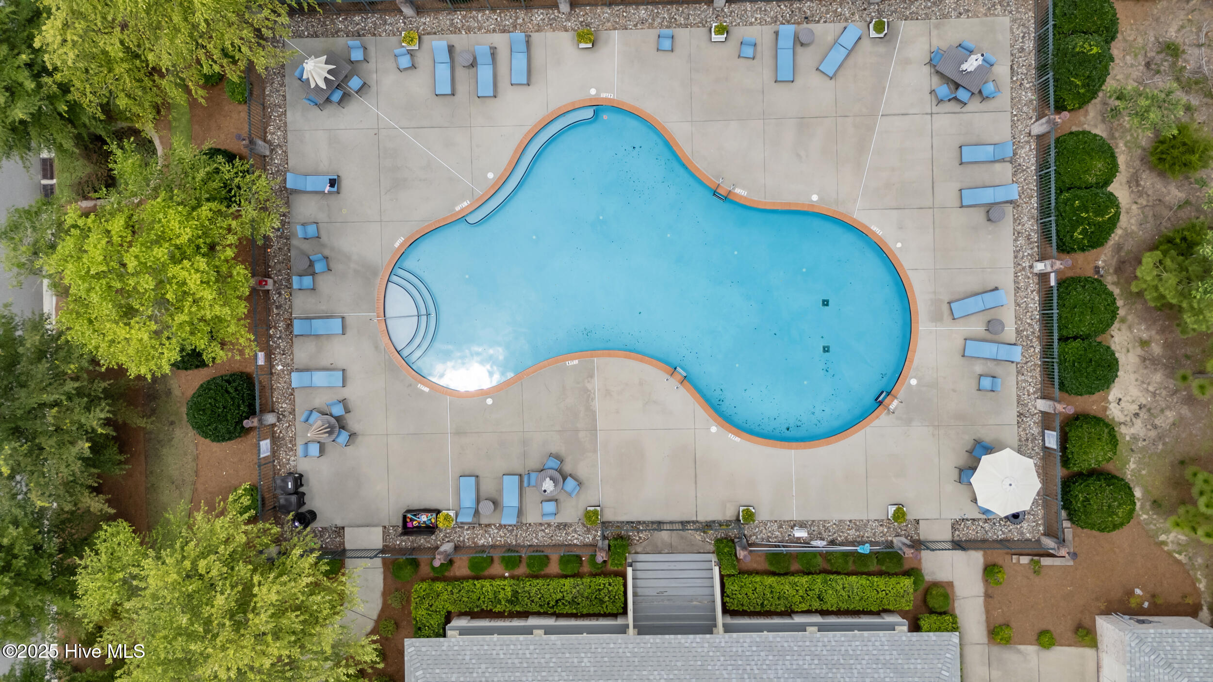 433 Island End Court