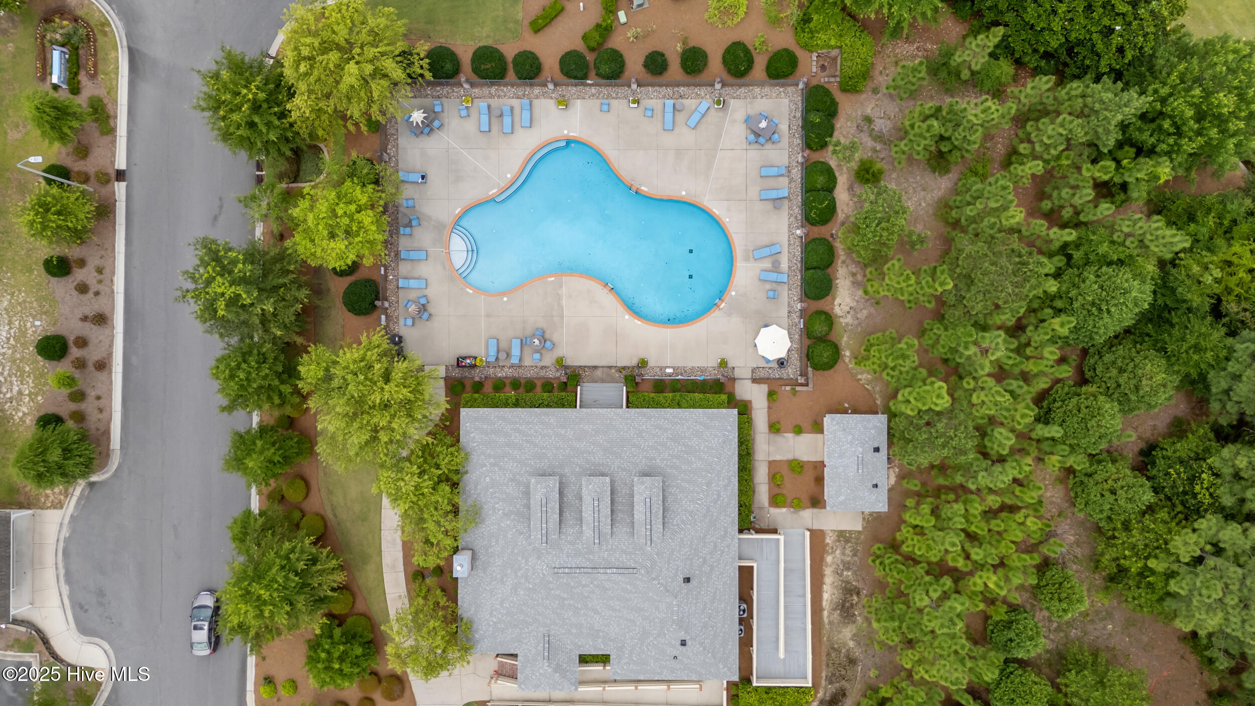 433 Island End Court