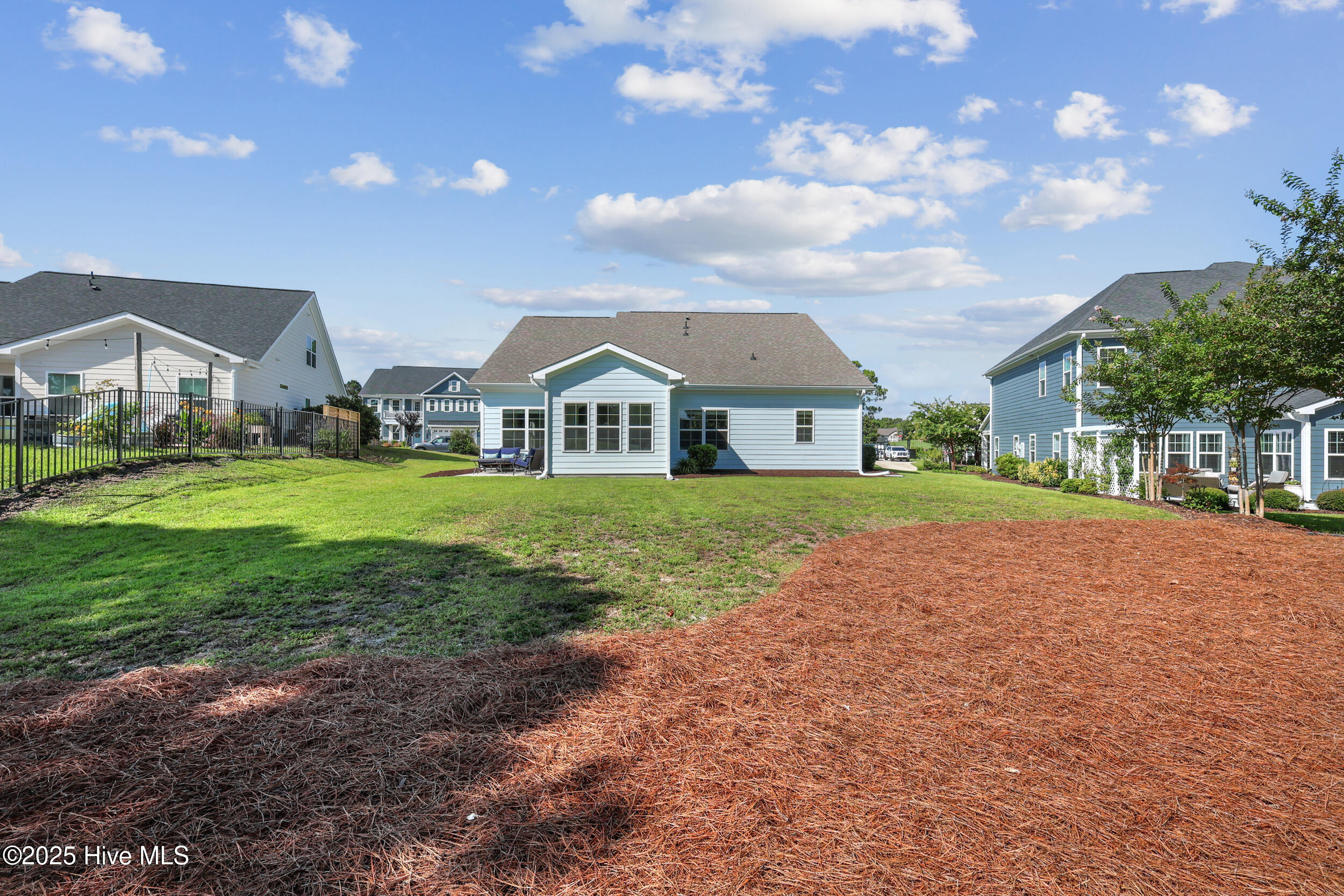 433 Island End Court