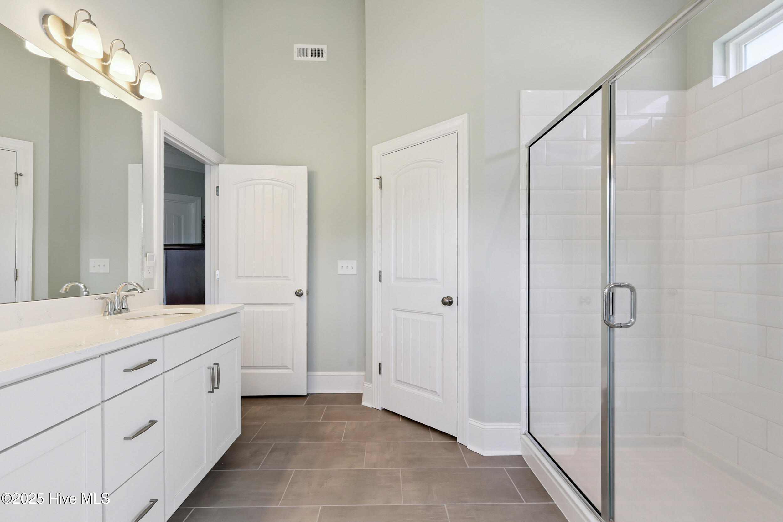 433 Island End Court