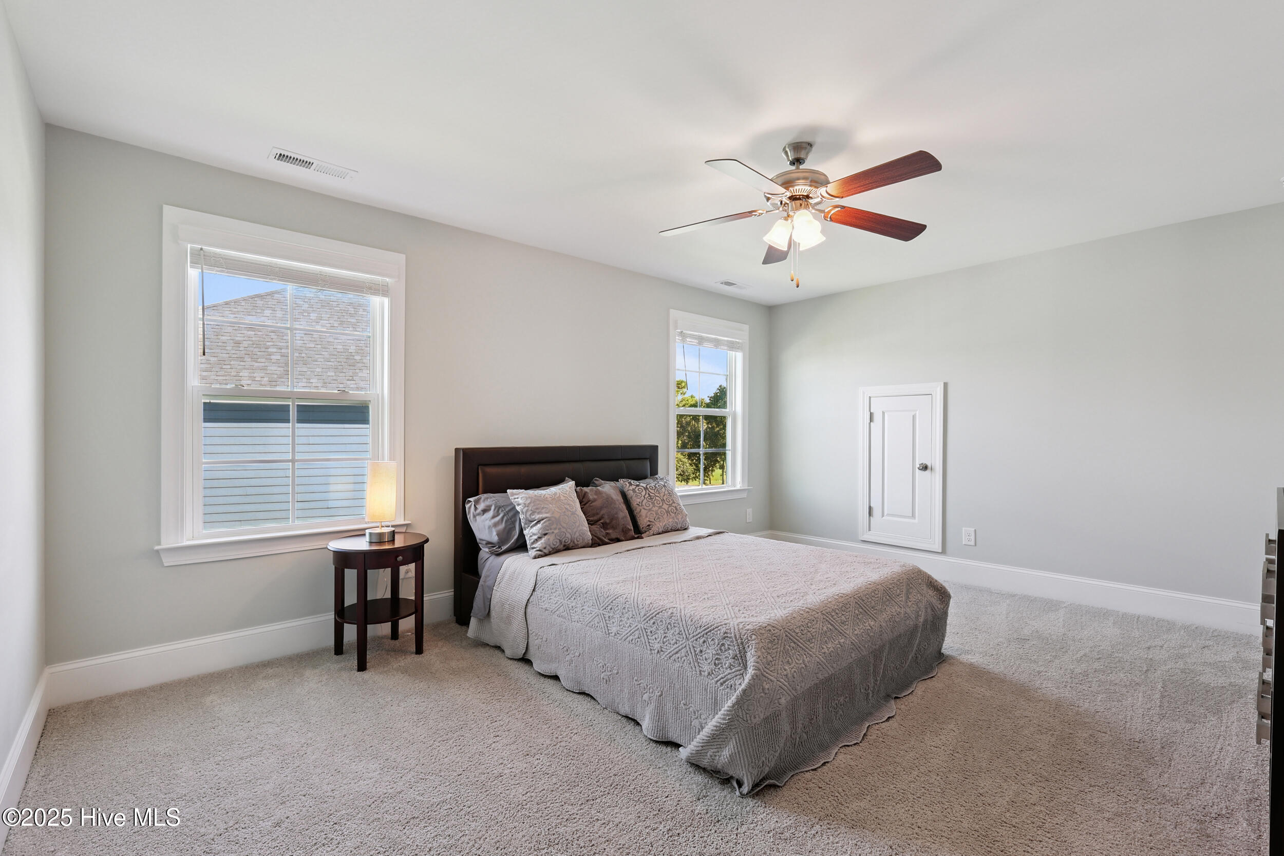 433 Island End Court