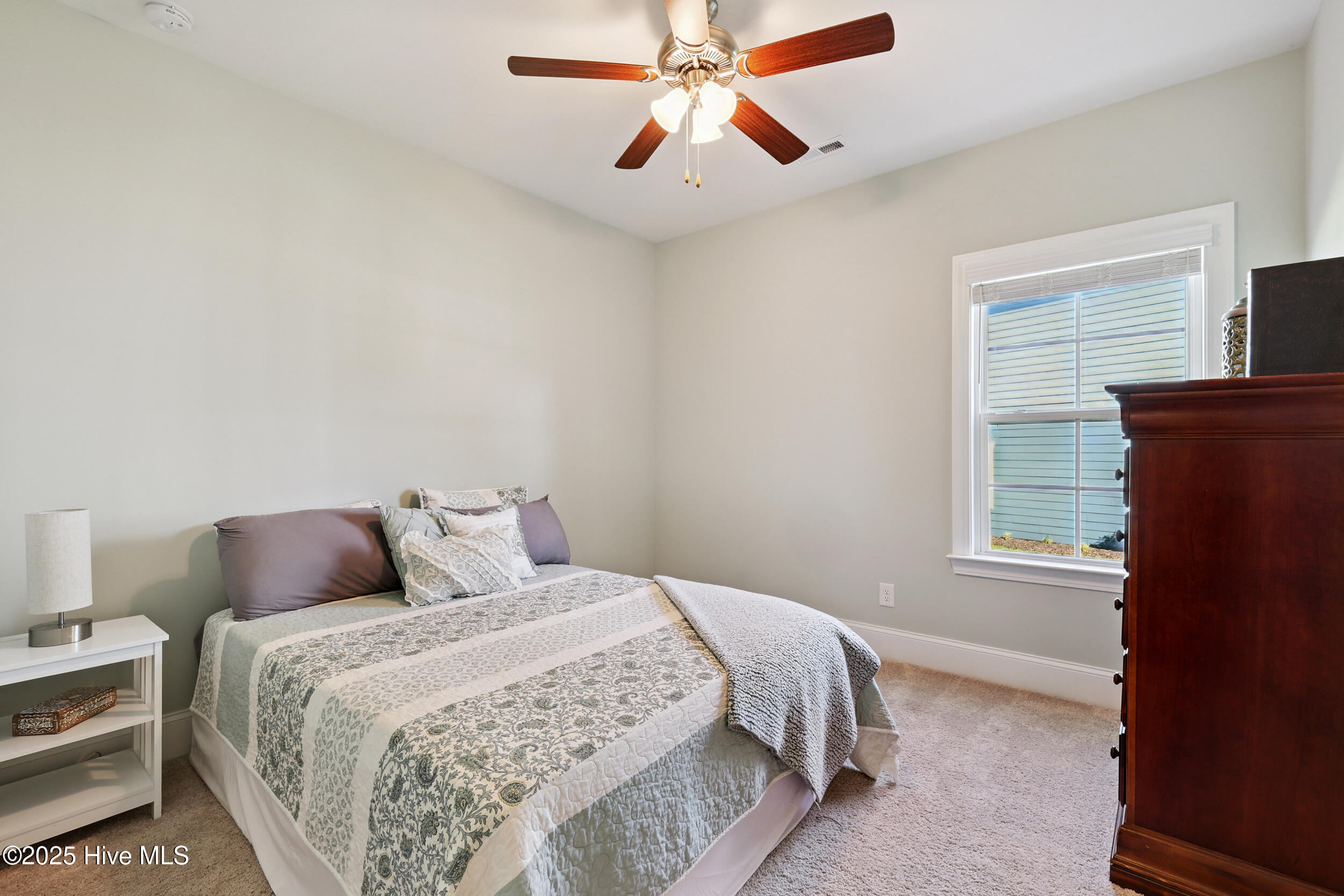 433 Island End Court