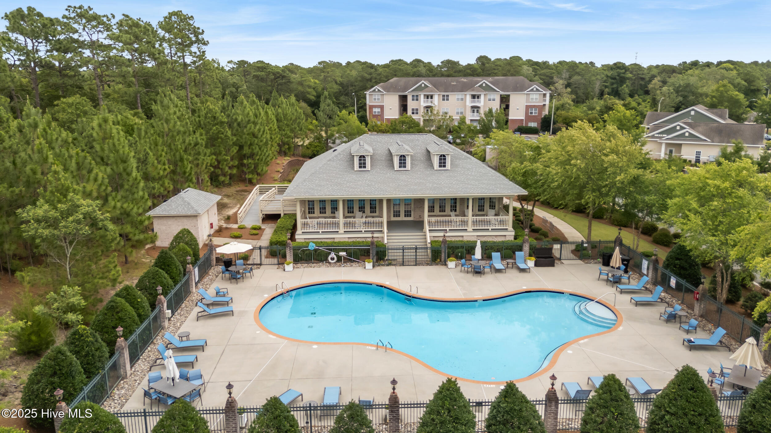 433 Island End Court