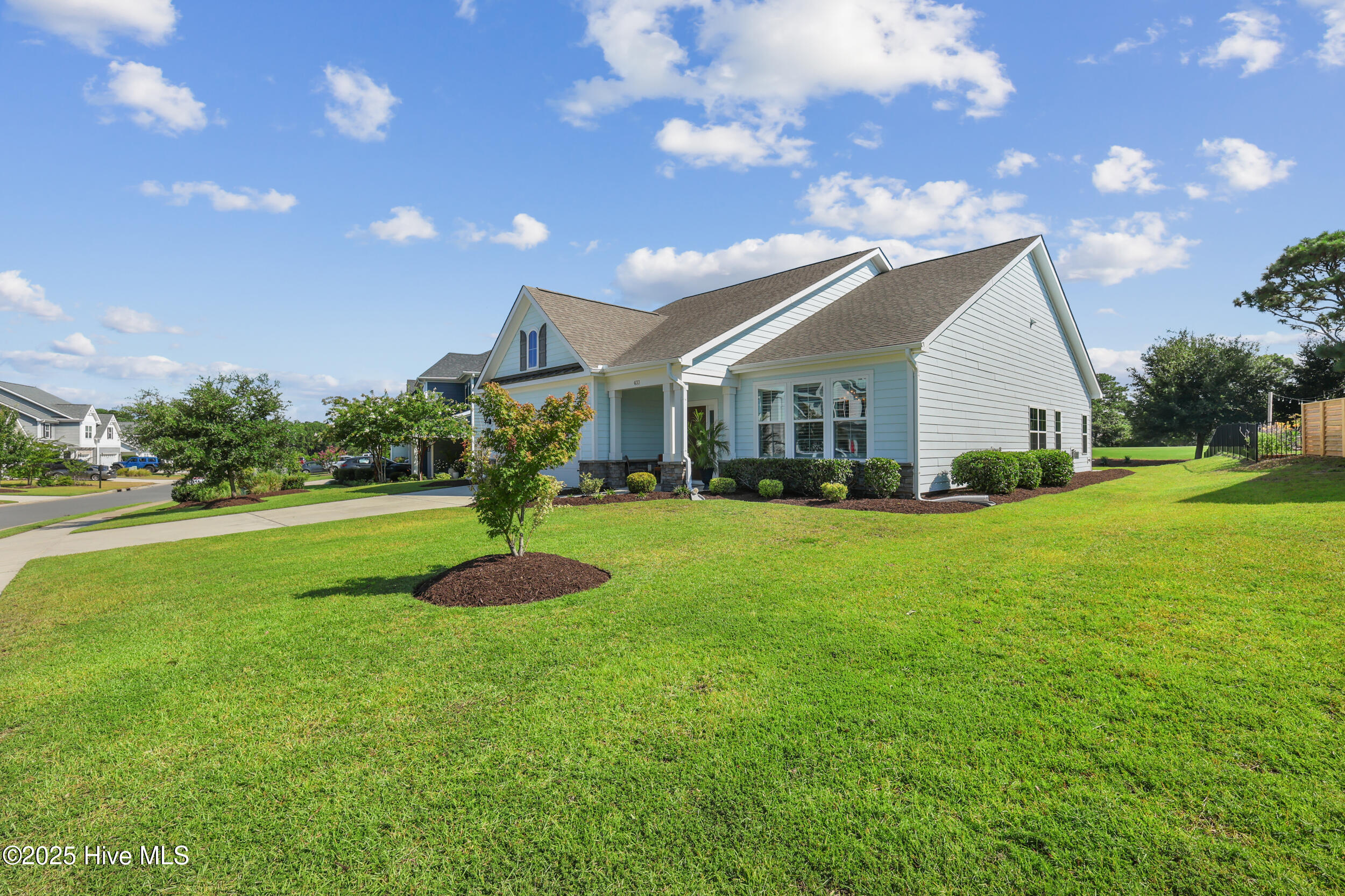 433 Island End Court