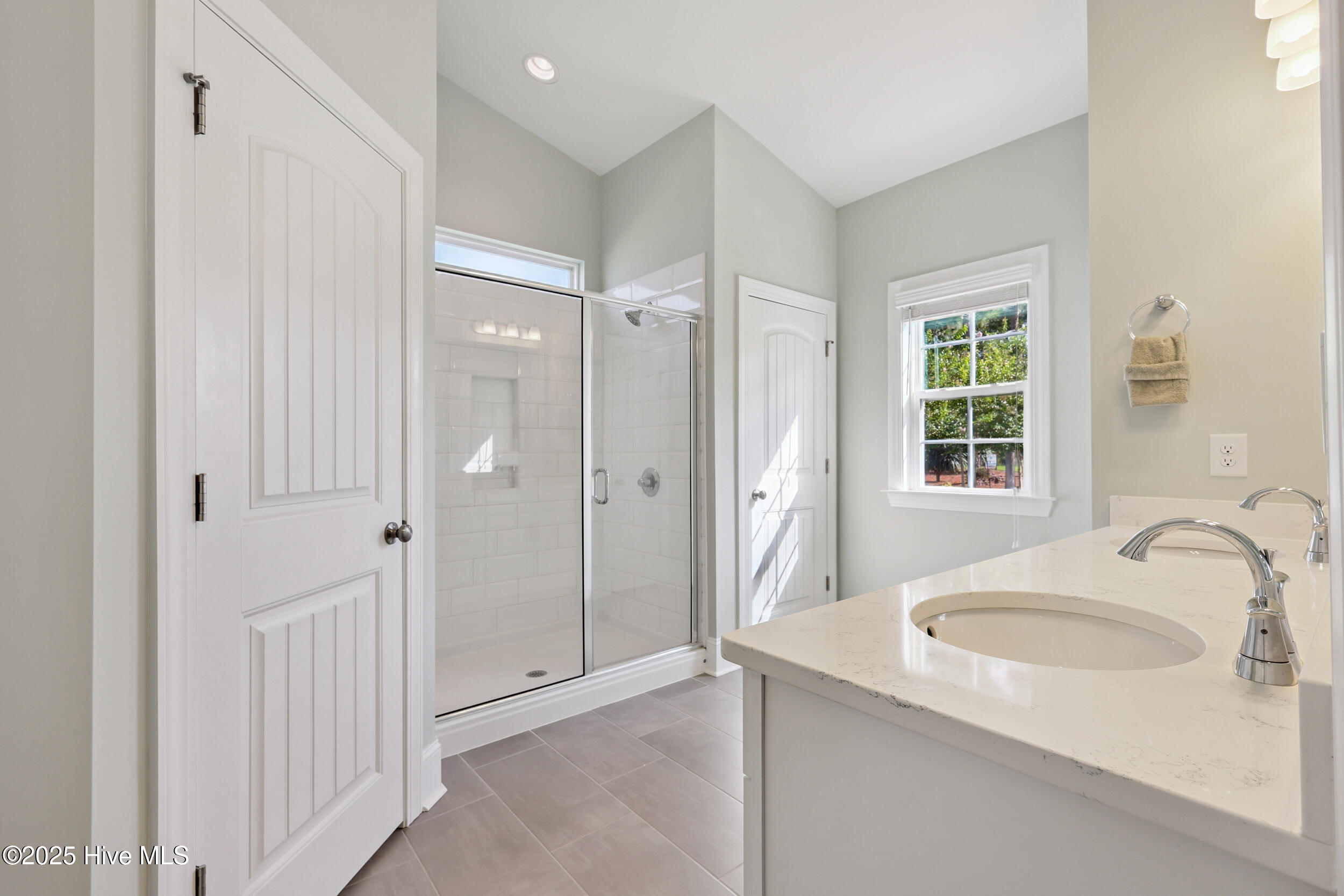 433 Island End Court