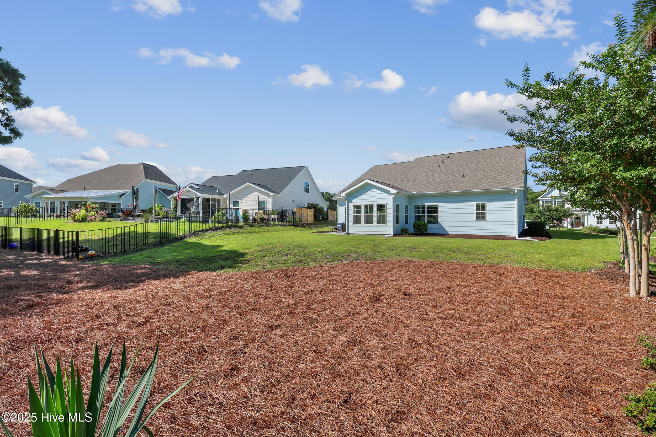 433 Island End Court