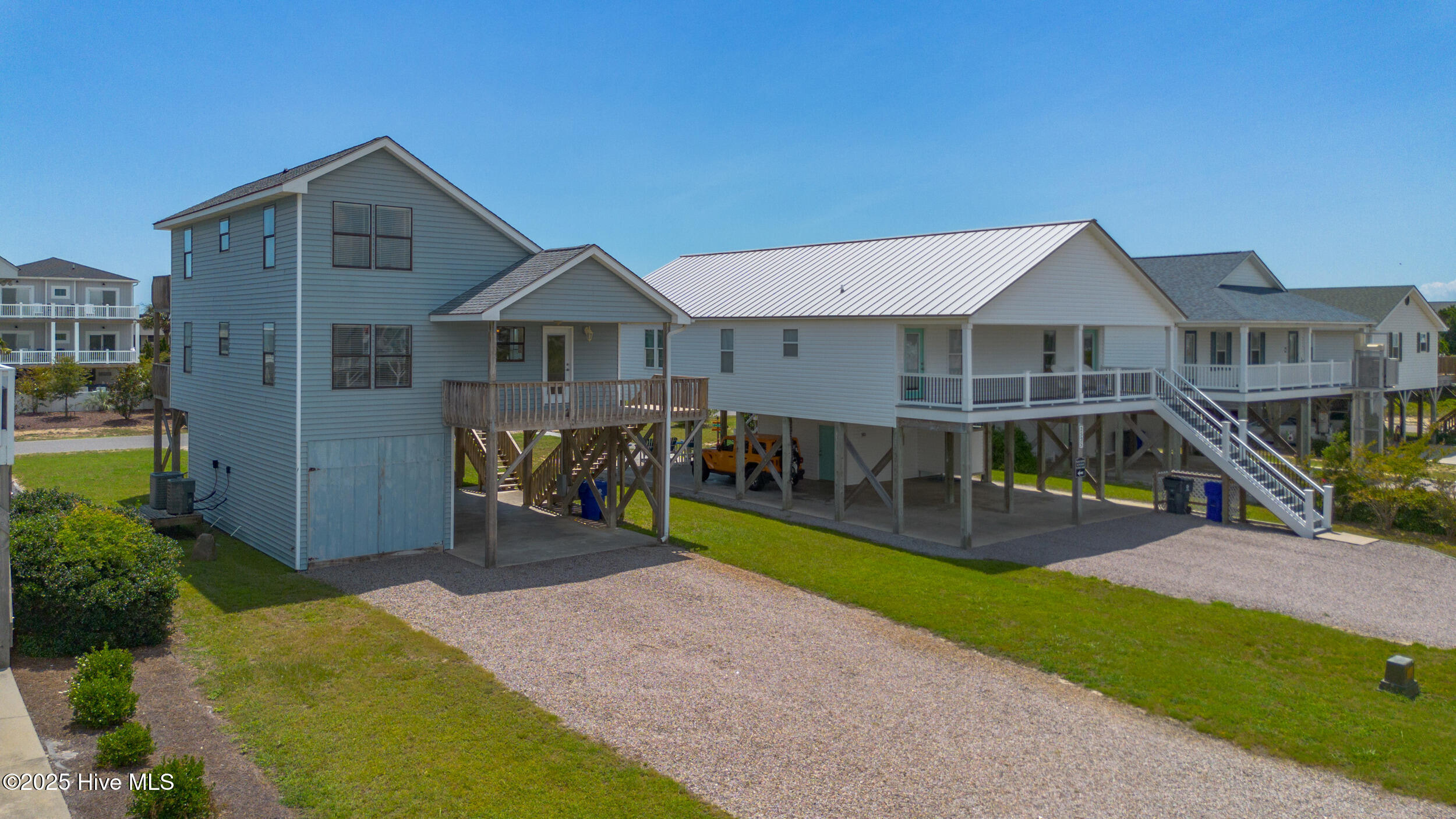 2523 W Dolphin Drive