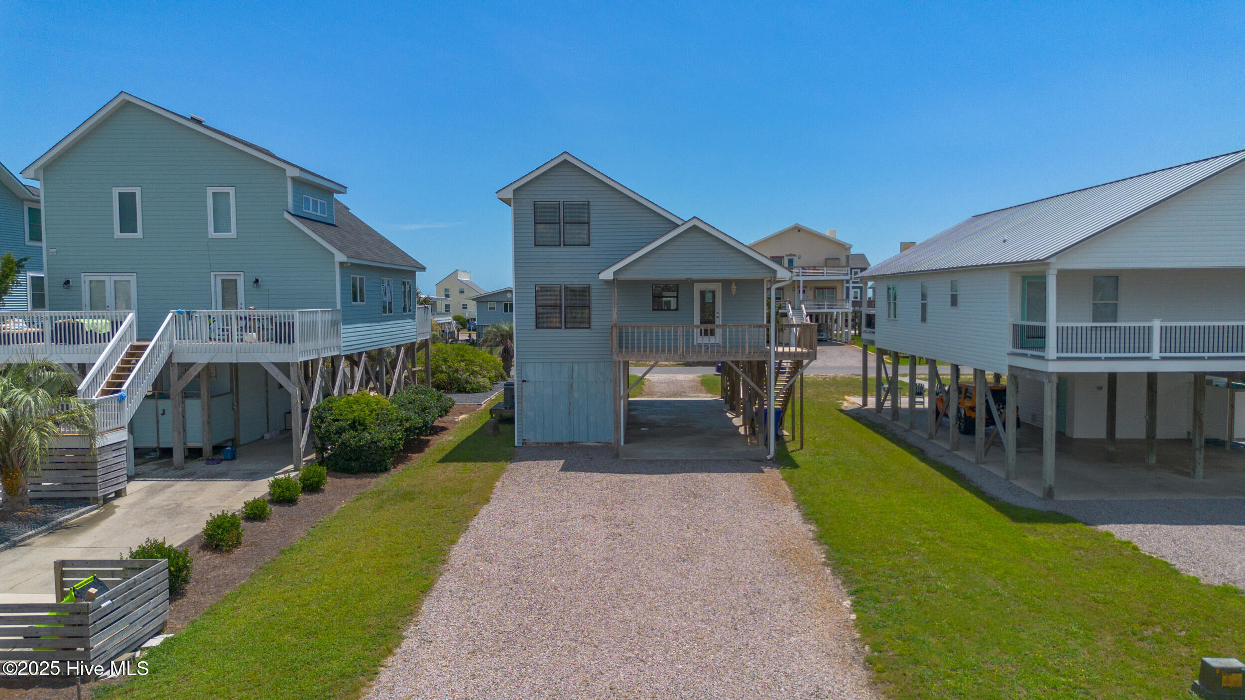 2523 W Dolphin Drive