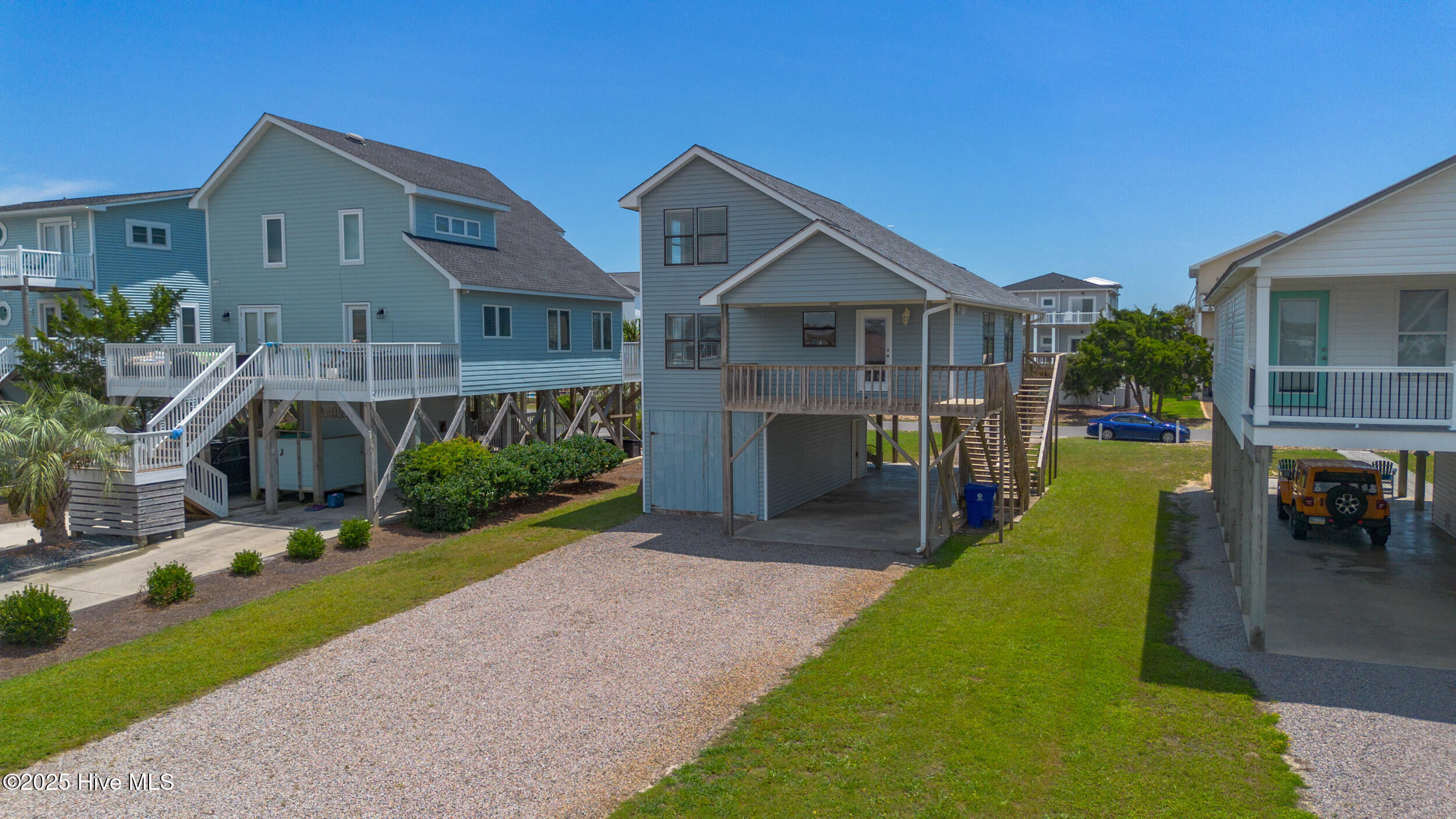 2523 W Dolphin Drive