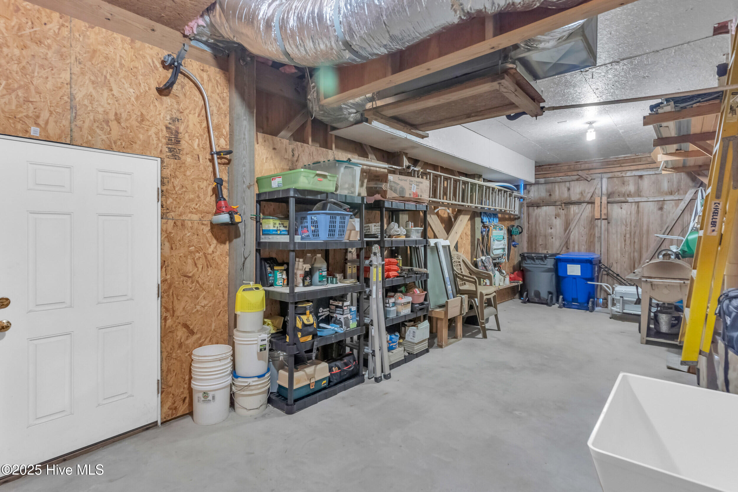 2523 W Dolphin Drive