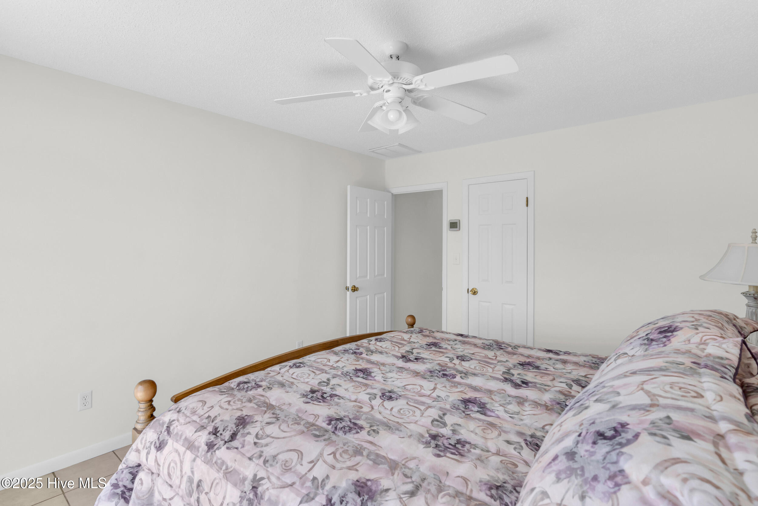 2523 W Dolphin Drive