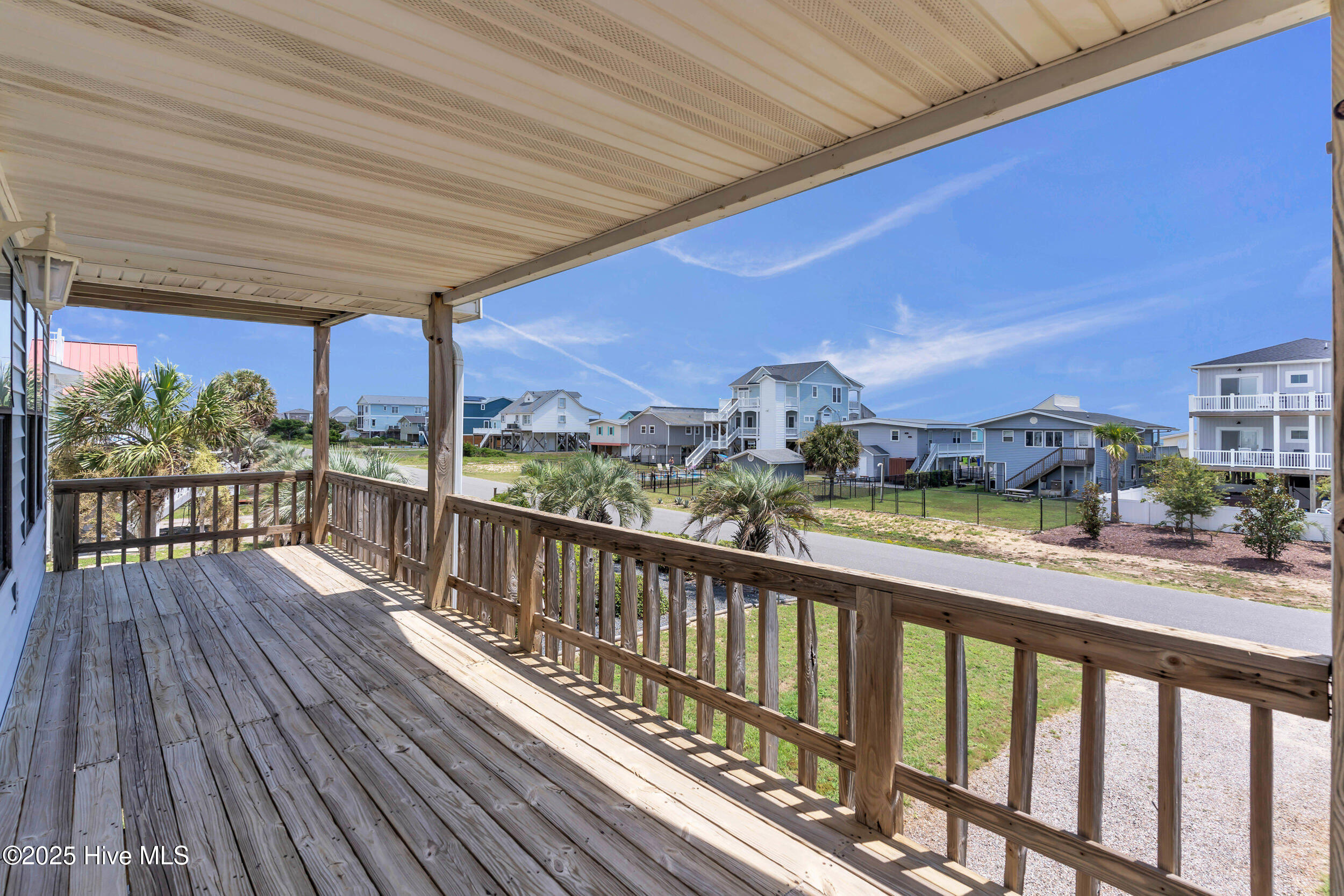 2523 W Dolphin Drive