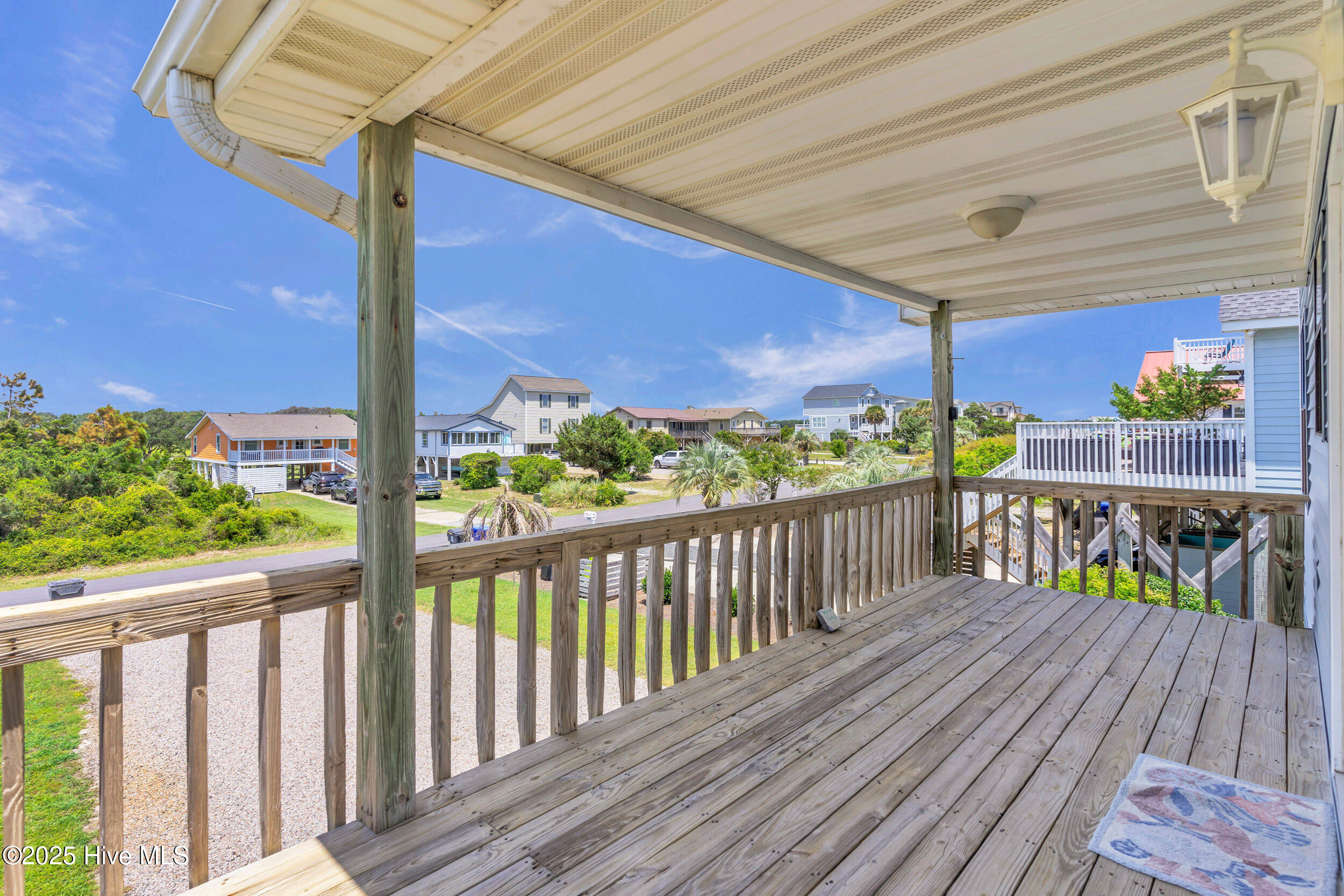 2523 W Dolphin Drive