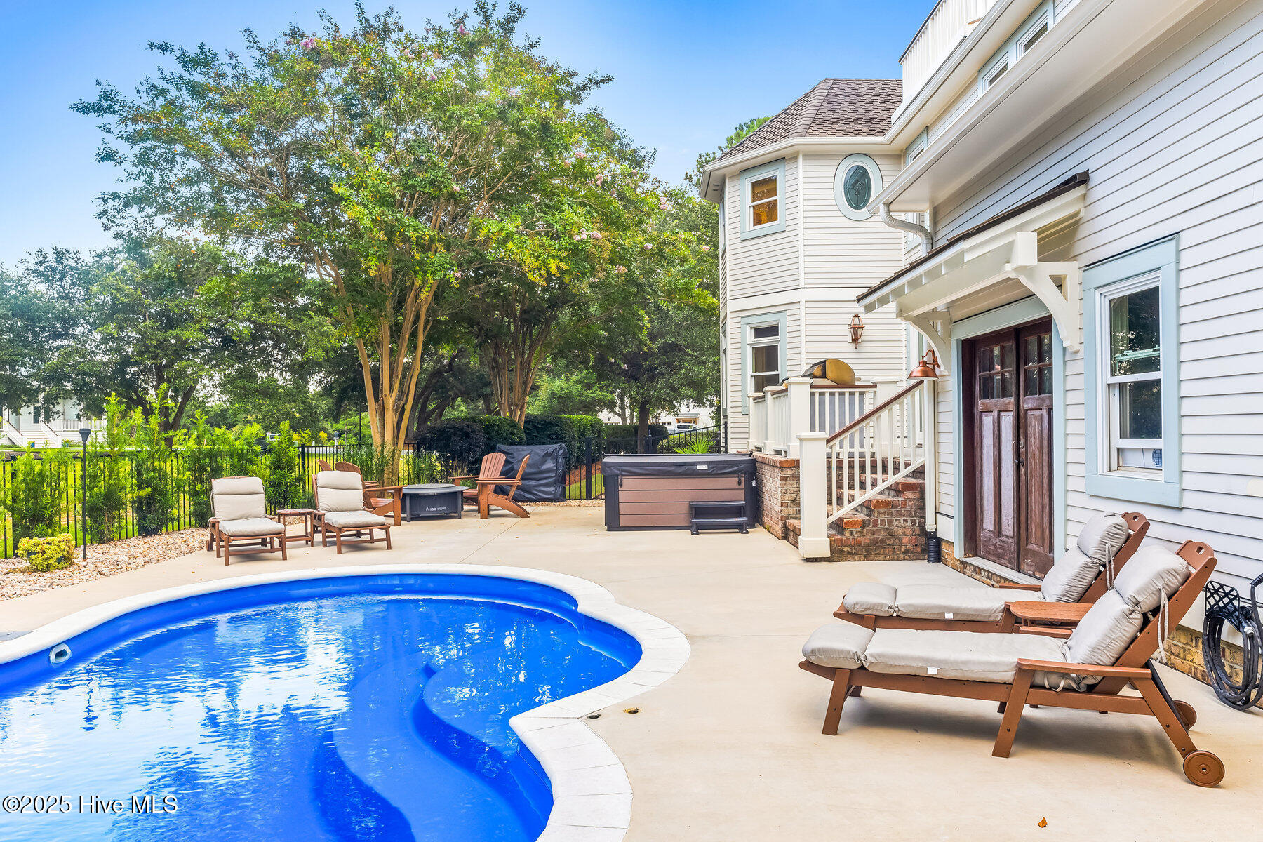 110 Seven Oaks Court