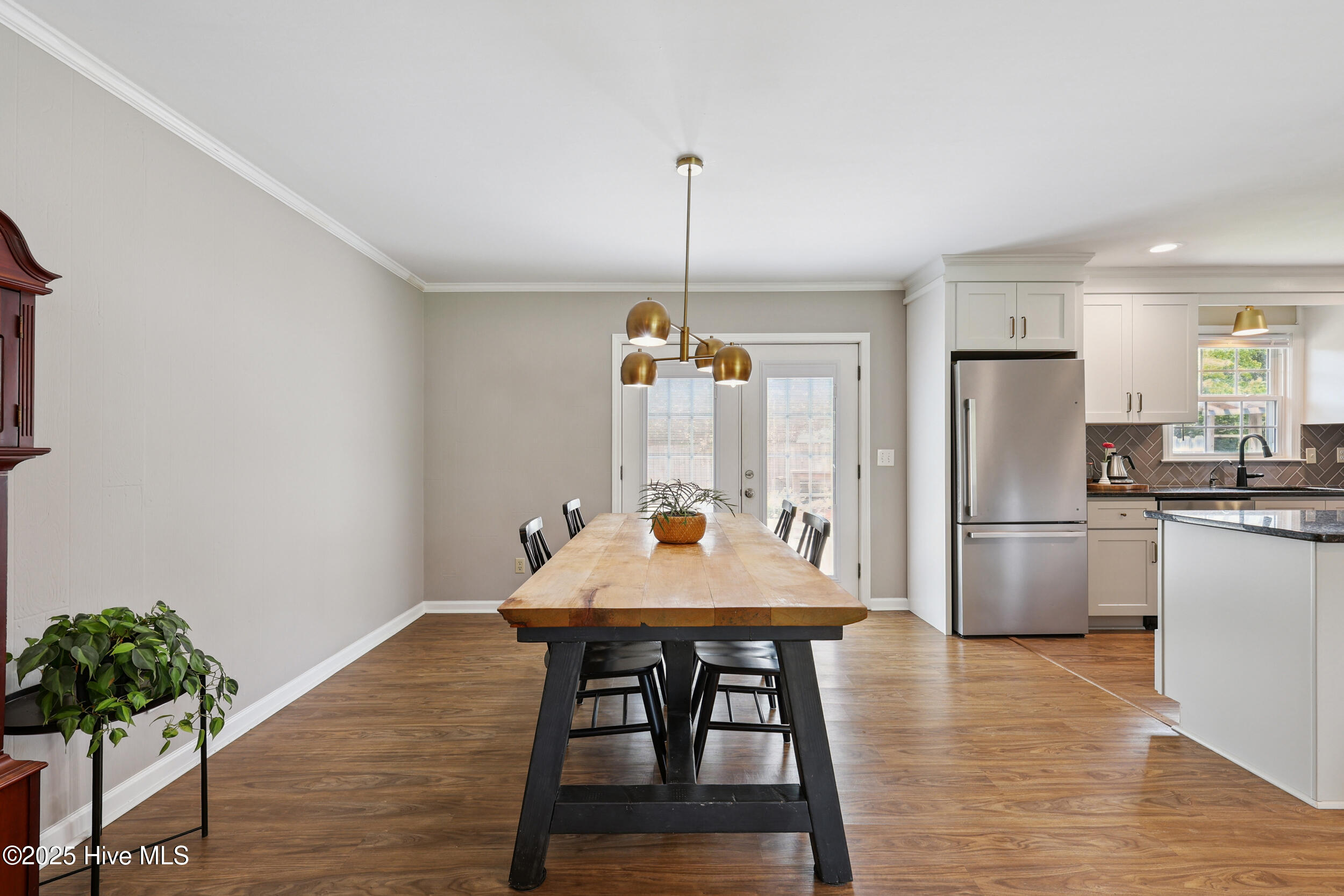 1847 Loganberry Road