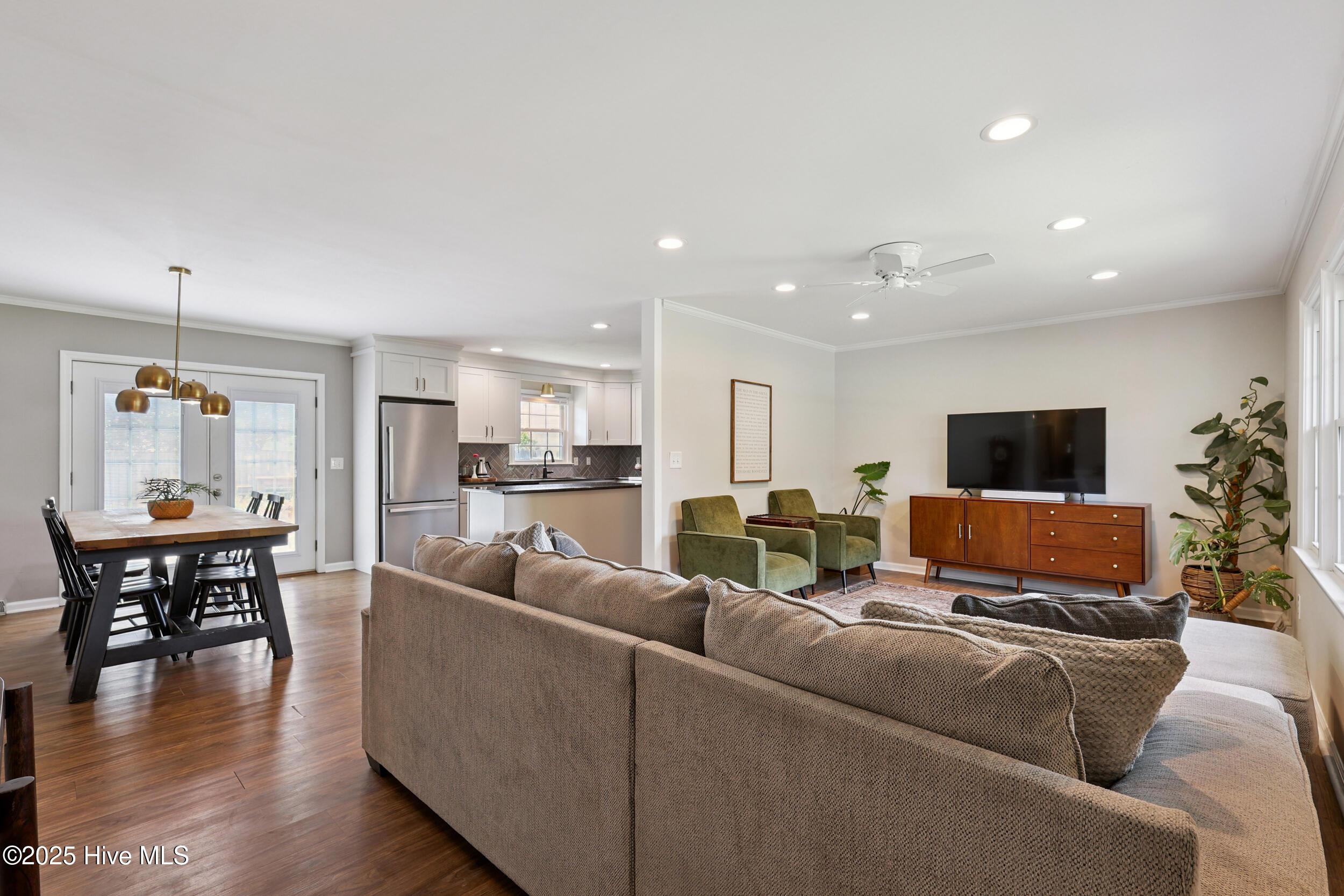 1847 Loganberry Road