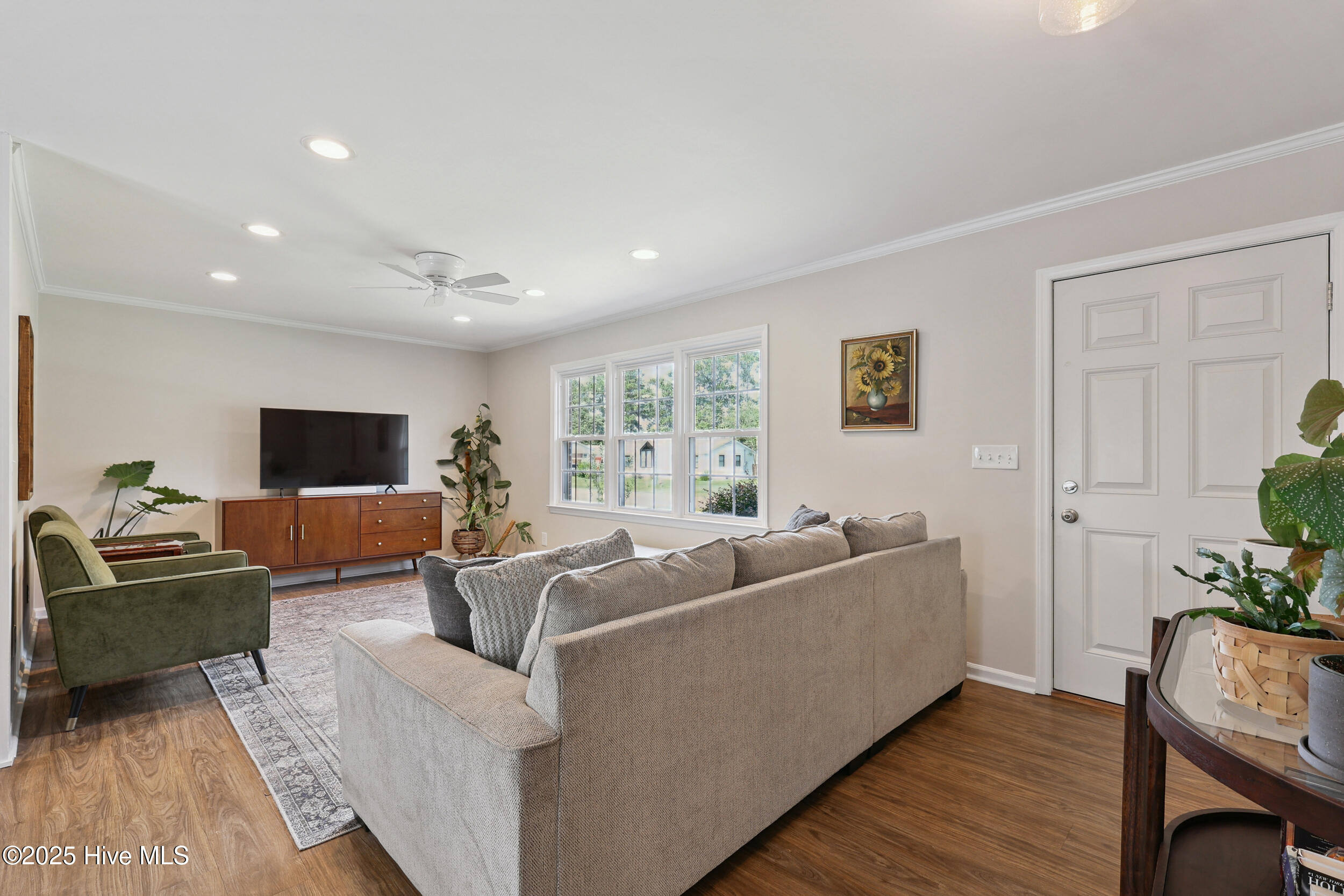 1847 Loganberry Road