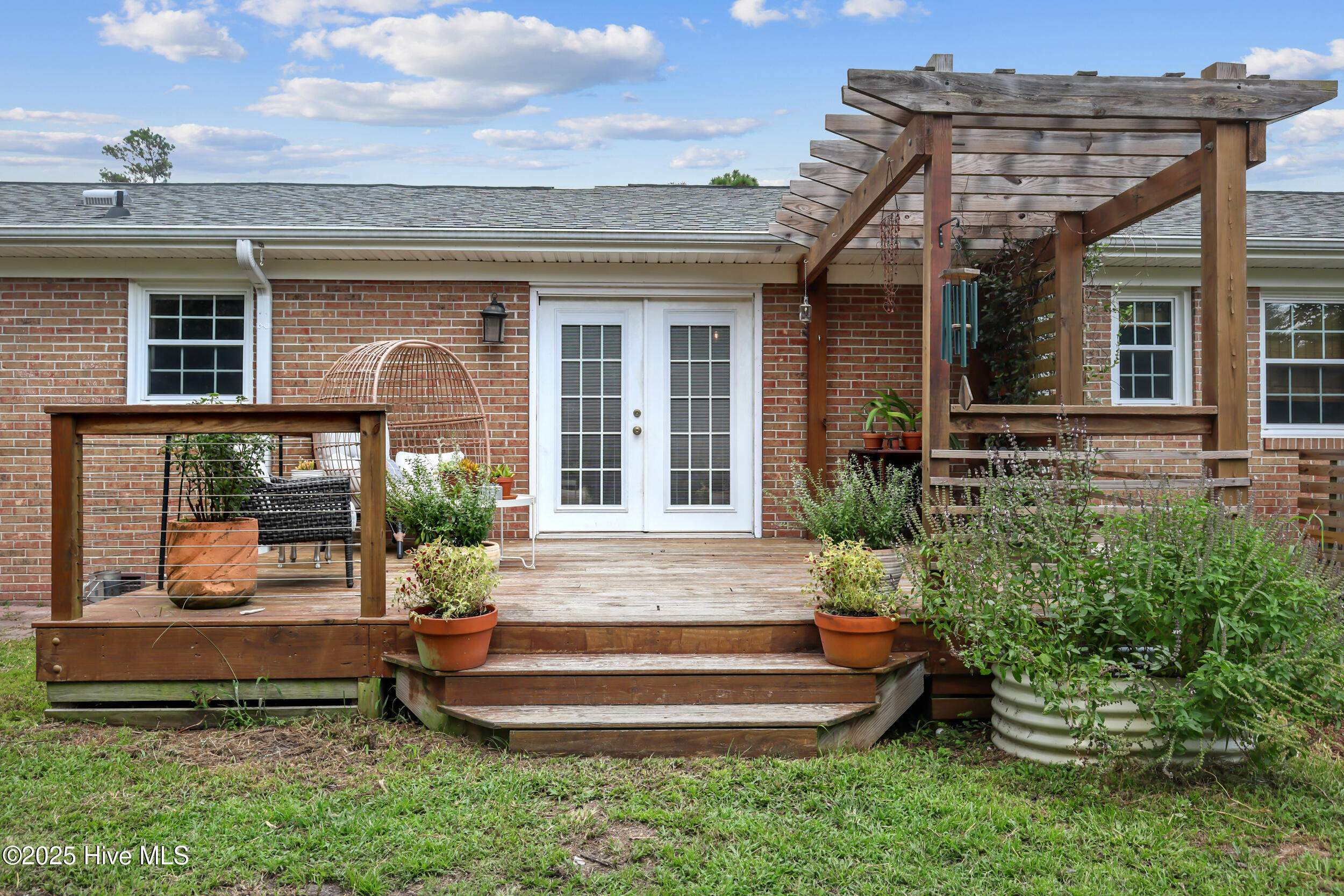 1847 Loganberry Road