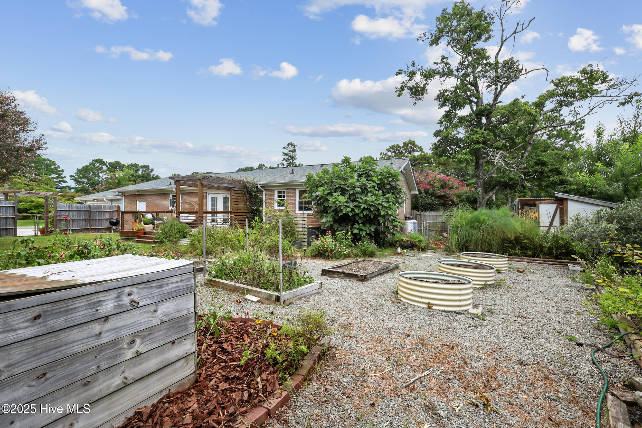 1847 Loganberry Road