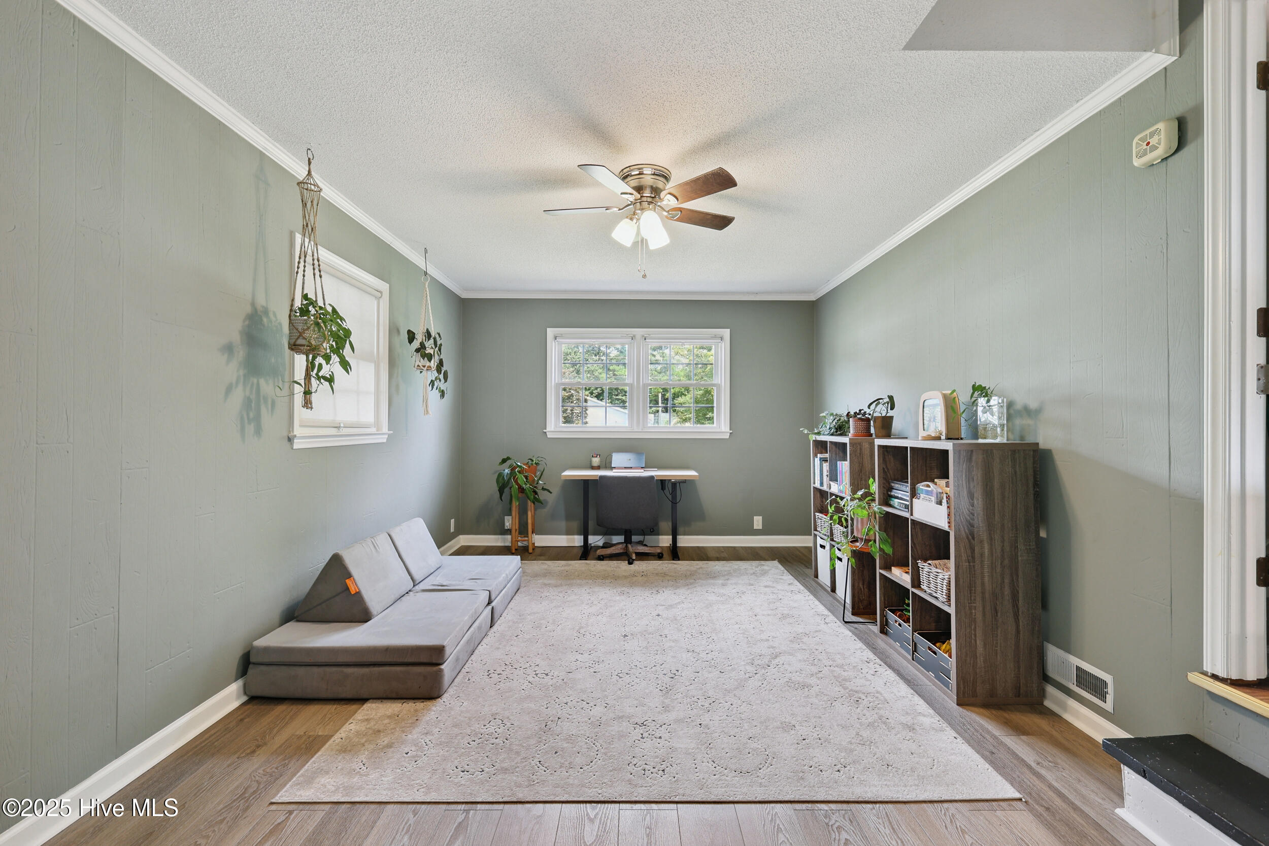 1847 Loganberry Road