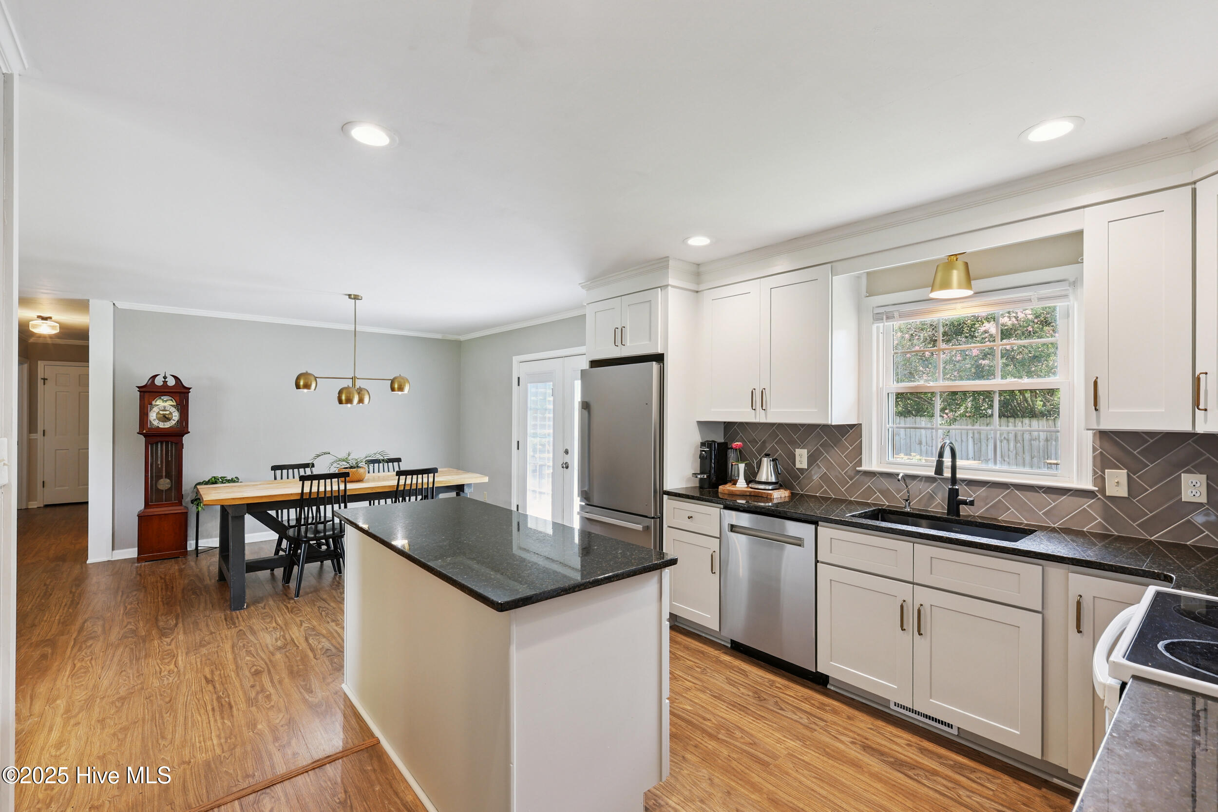 1847 Loganberry Road