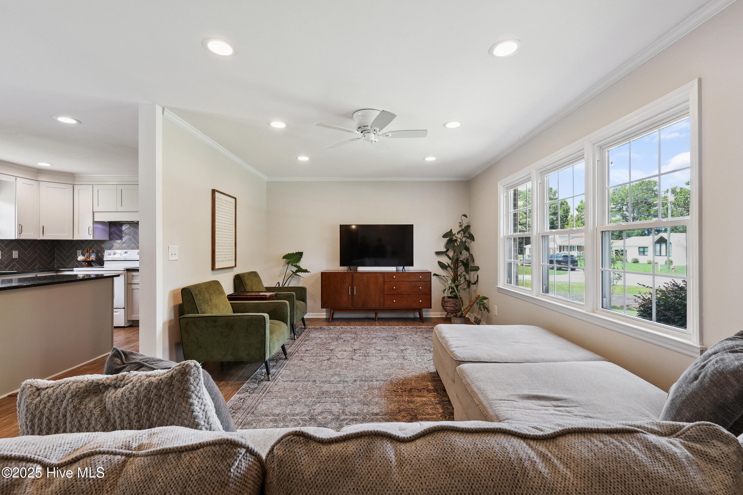 1847 Loganberry Road