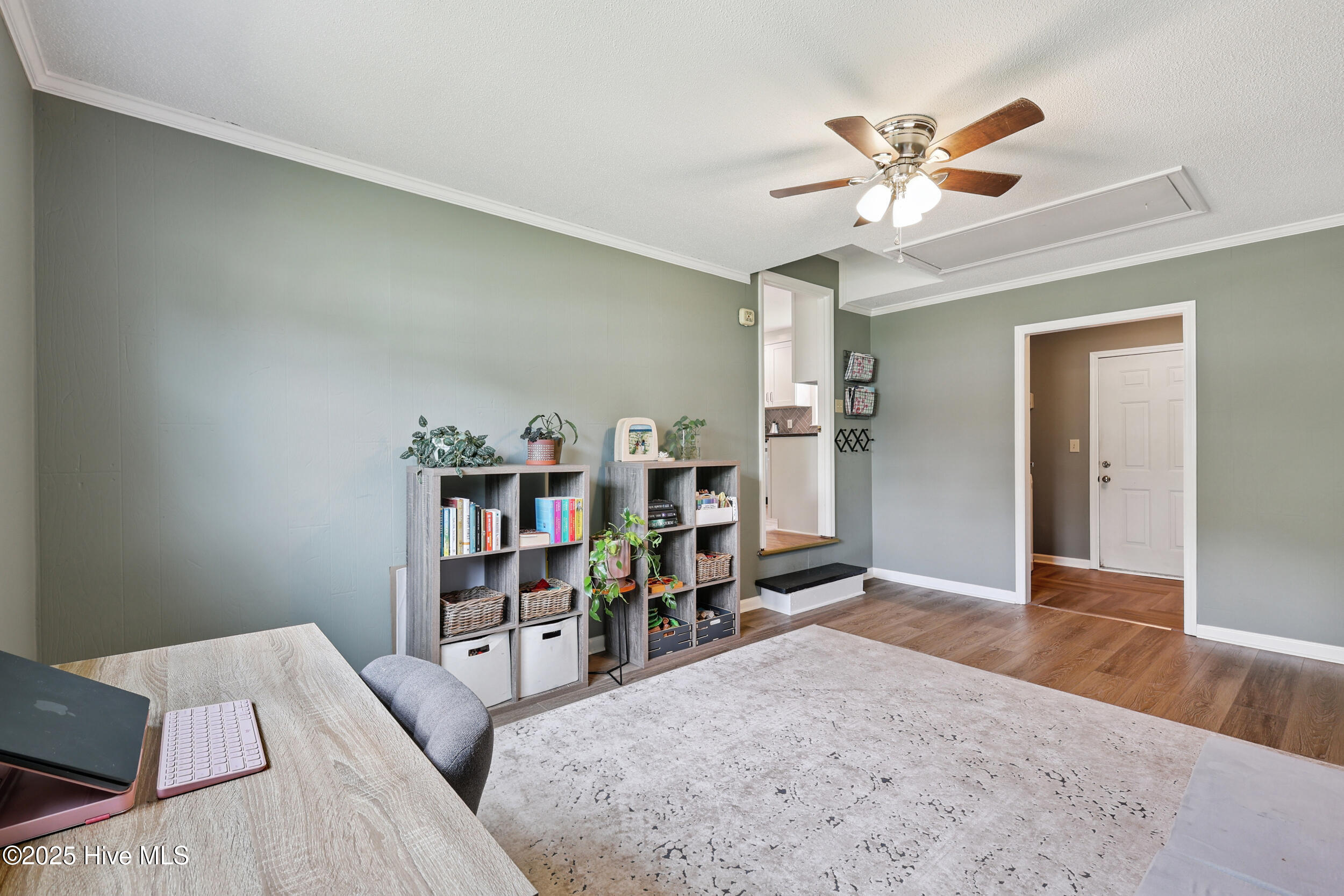 1847 Loganberry Road