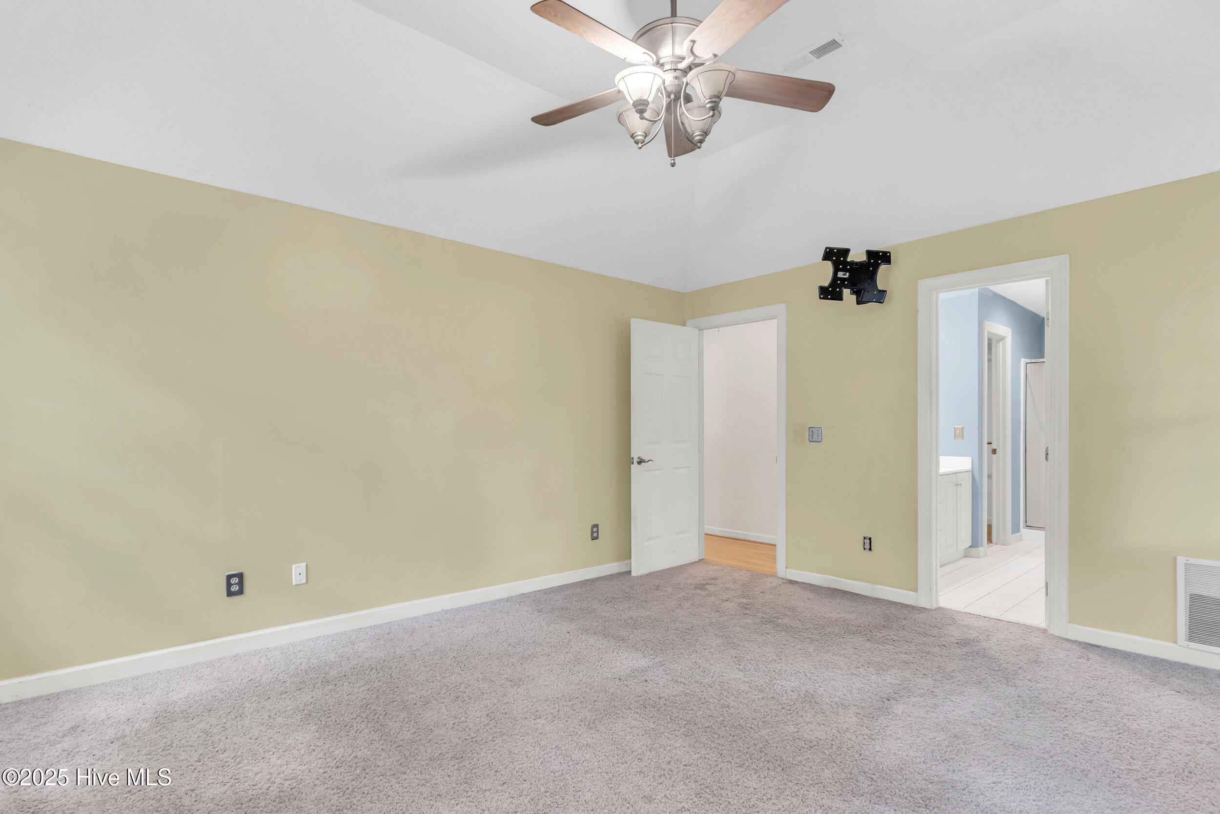 3004 Wickford Road