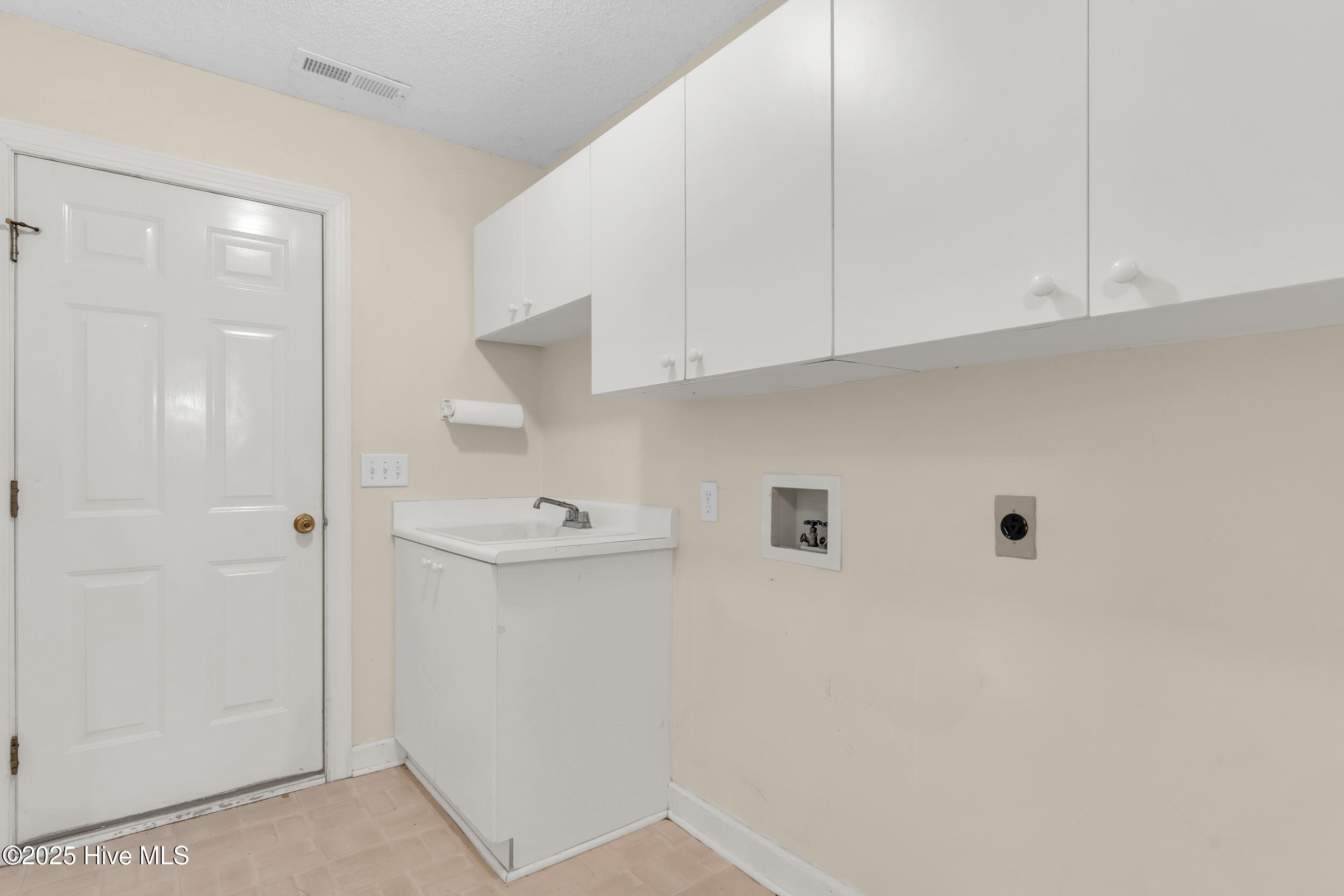 3004 Wickford Road