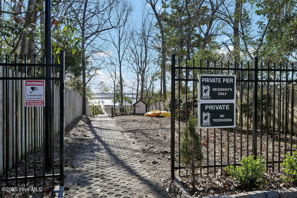1423 Halcyon Lane