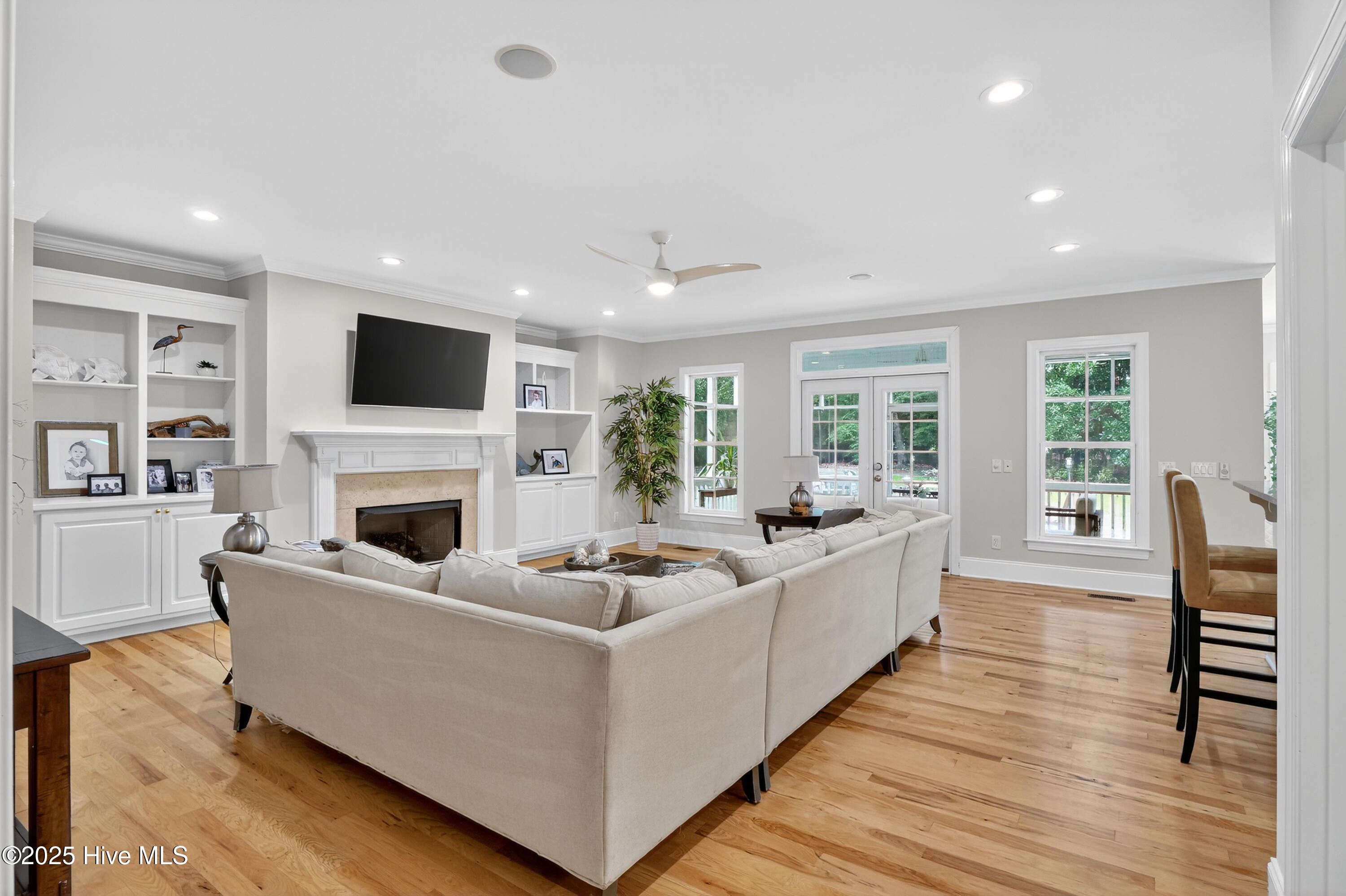 1423 Halcyon Lane