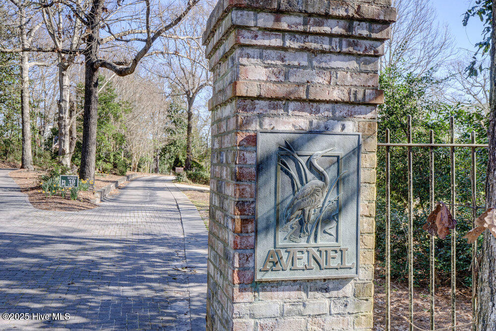 1423 Halcyon Lane