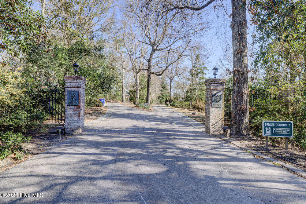 1423 Halcyon Lane