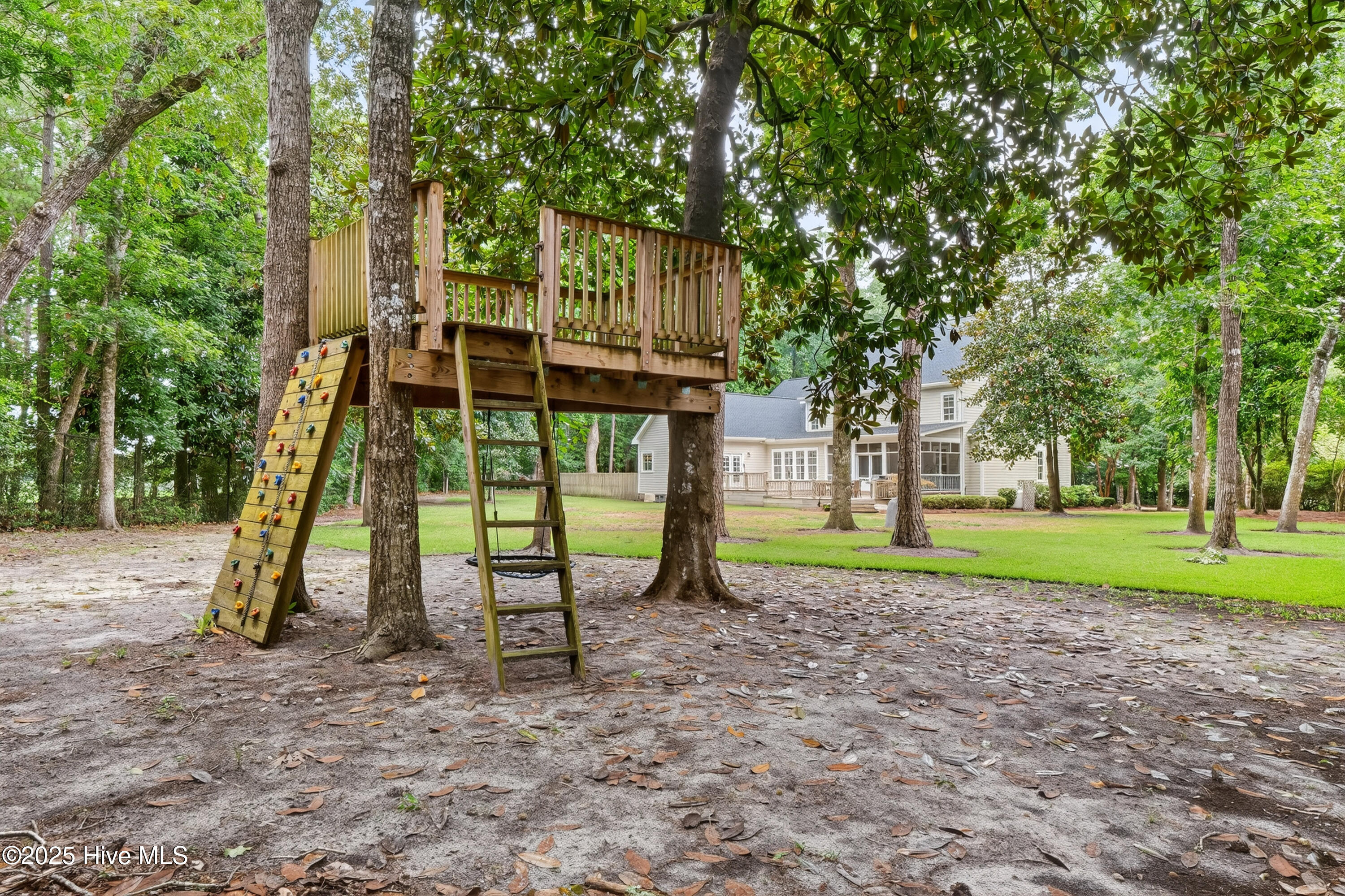 1423 Halcyon Lane