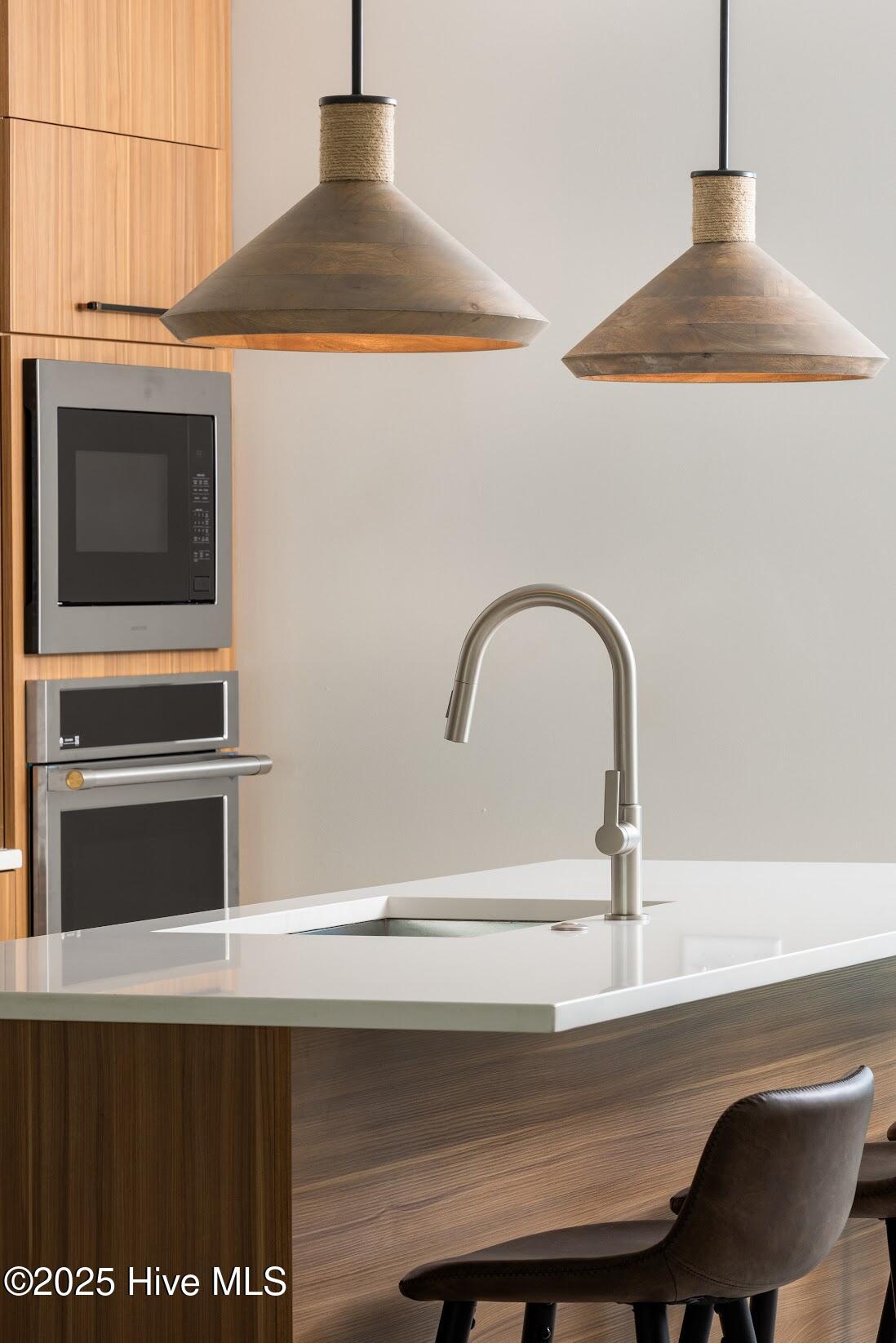 1800 Canal Drive, 403