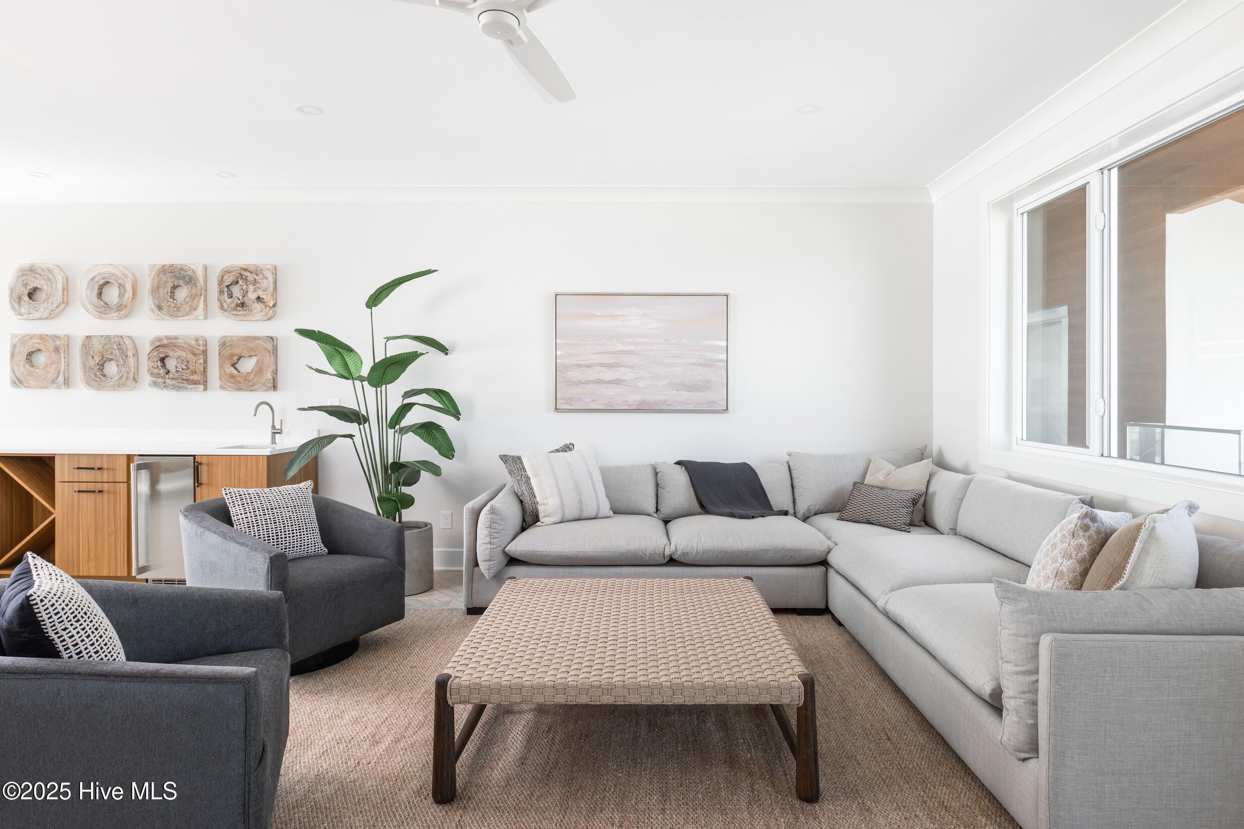 1800 Canal Drive, 403