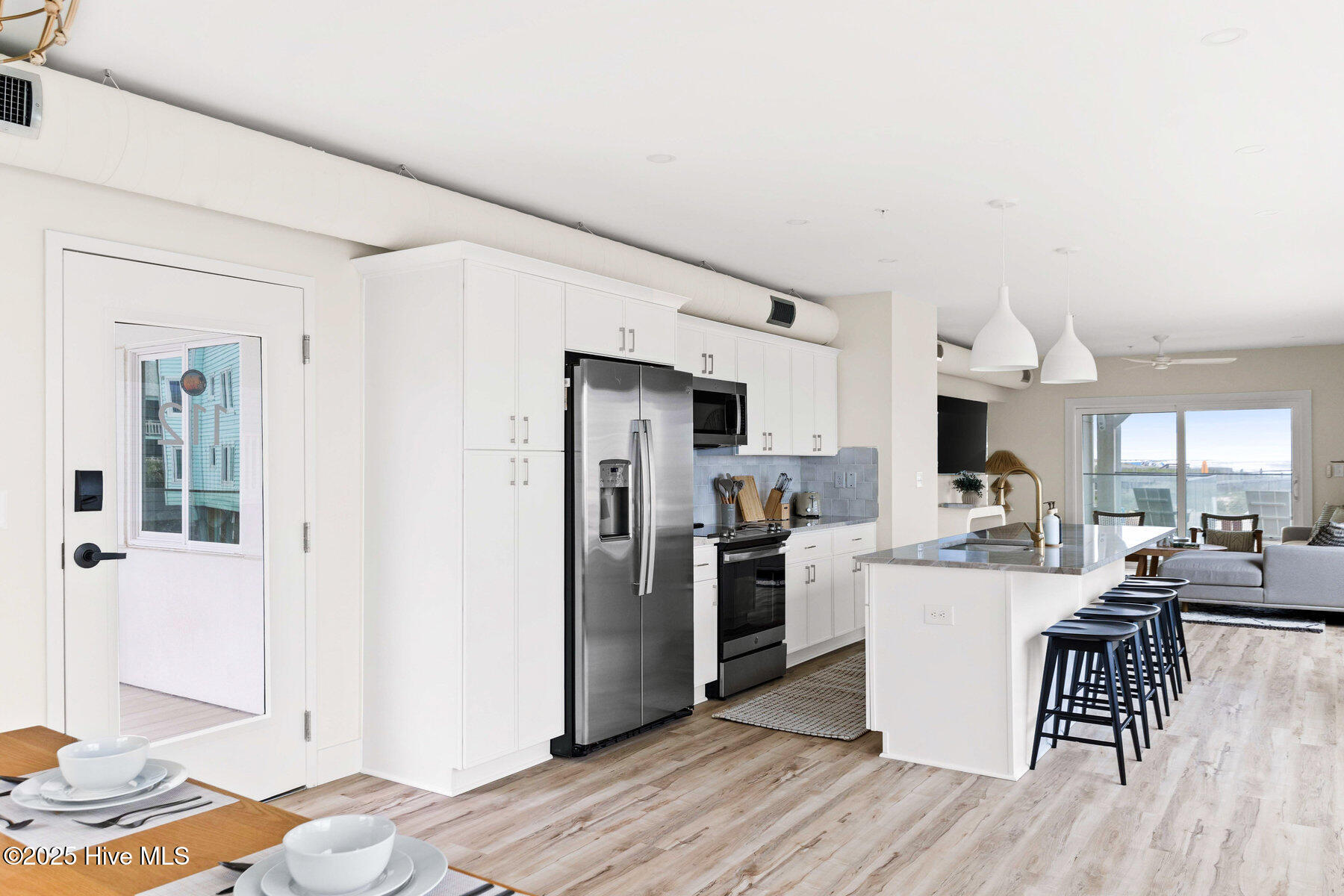 1800 Canal Drive, 112