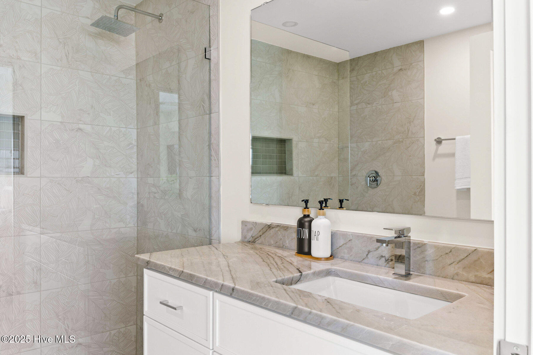 1800 Canal Drive, 112