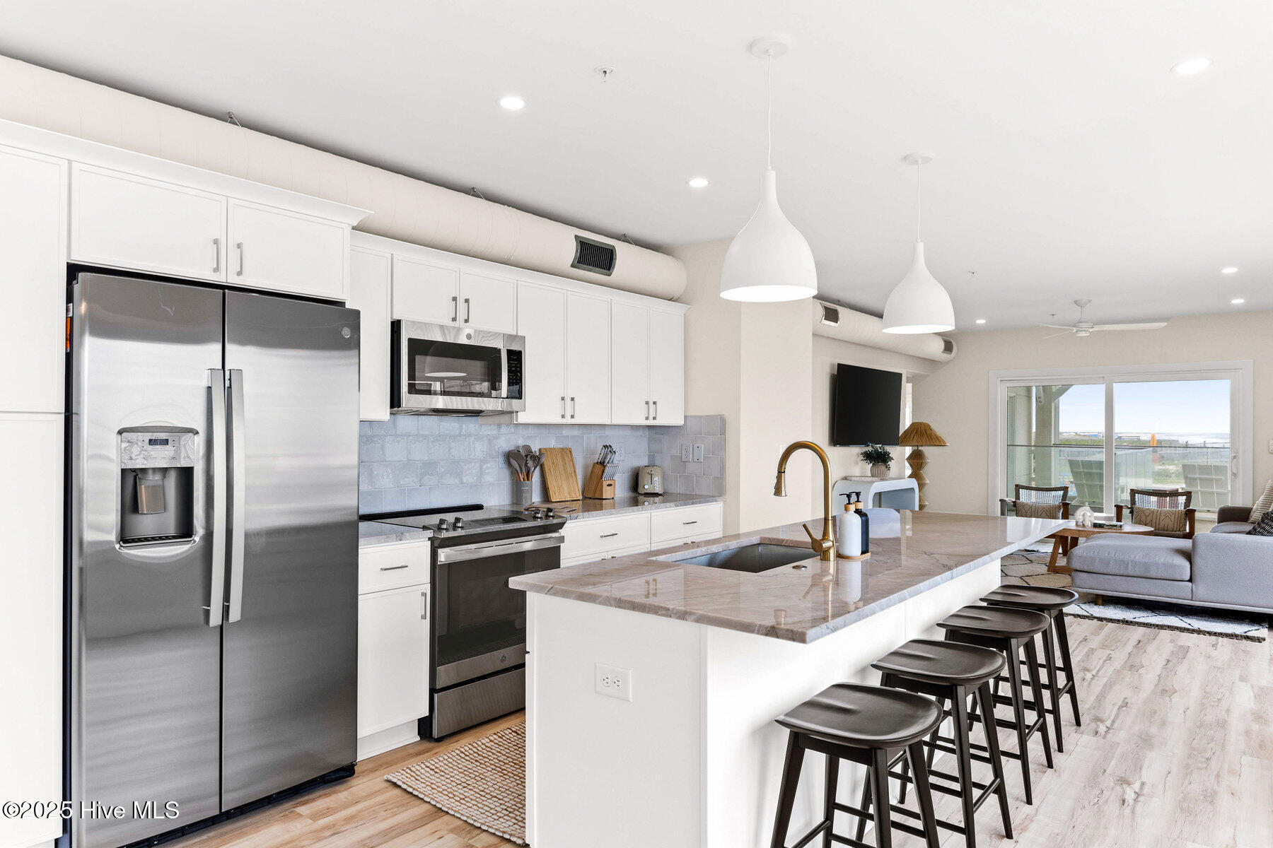 1800 Canal Drive, 112