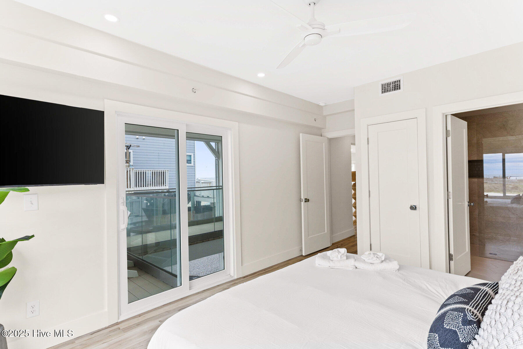 1800 Canal Drive, 112