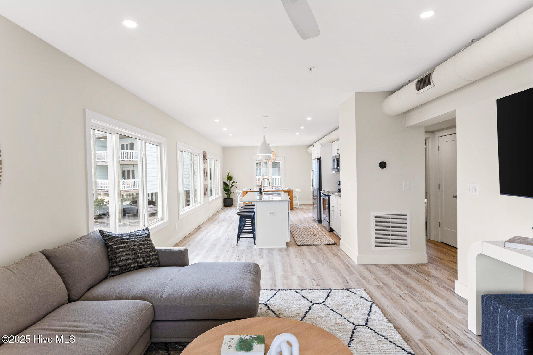 1800 Canal Drive, 112