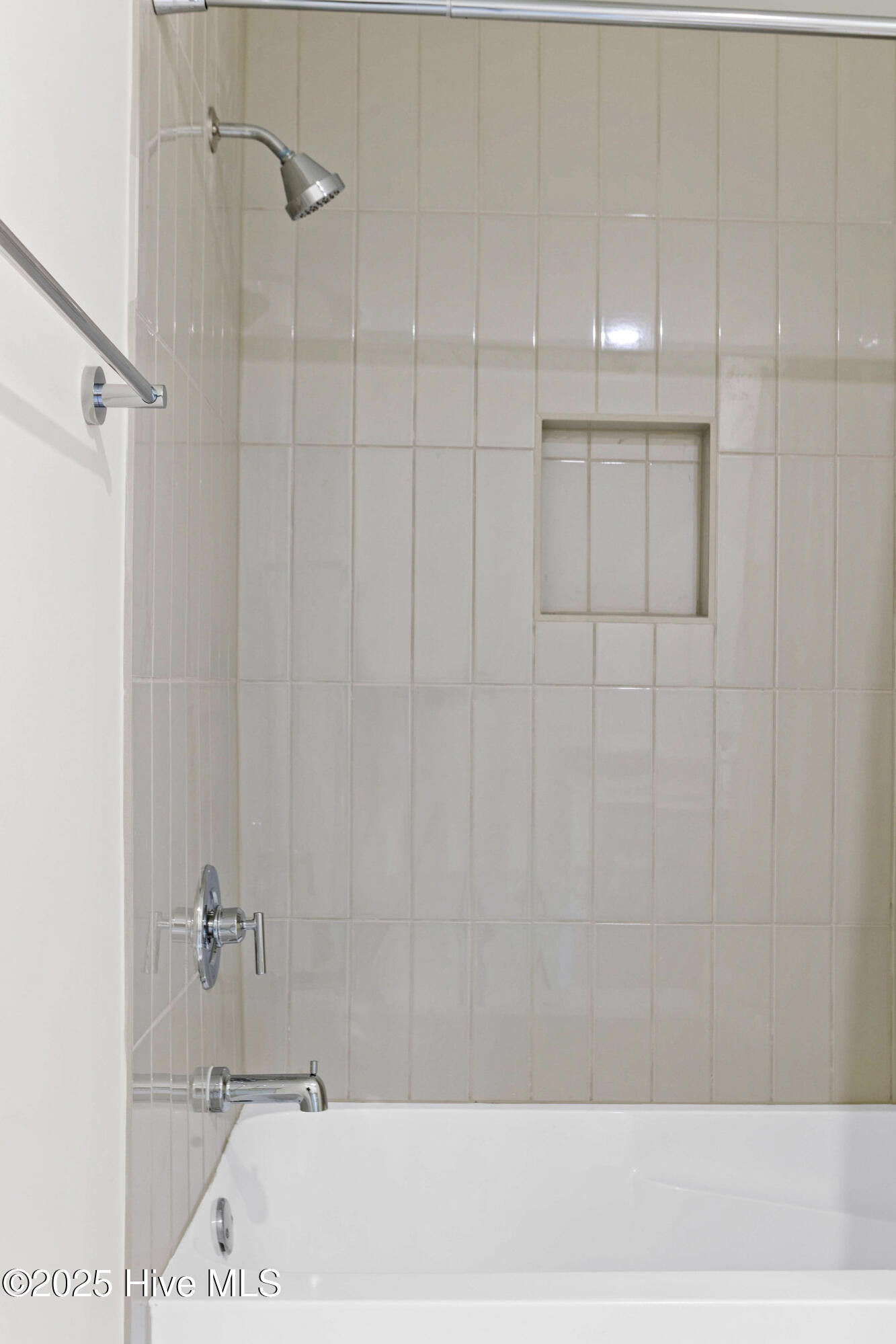 1800 Canal Drive, 112