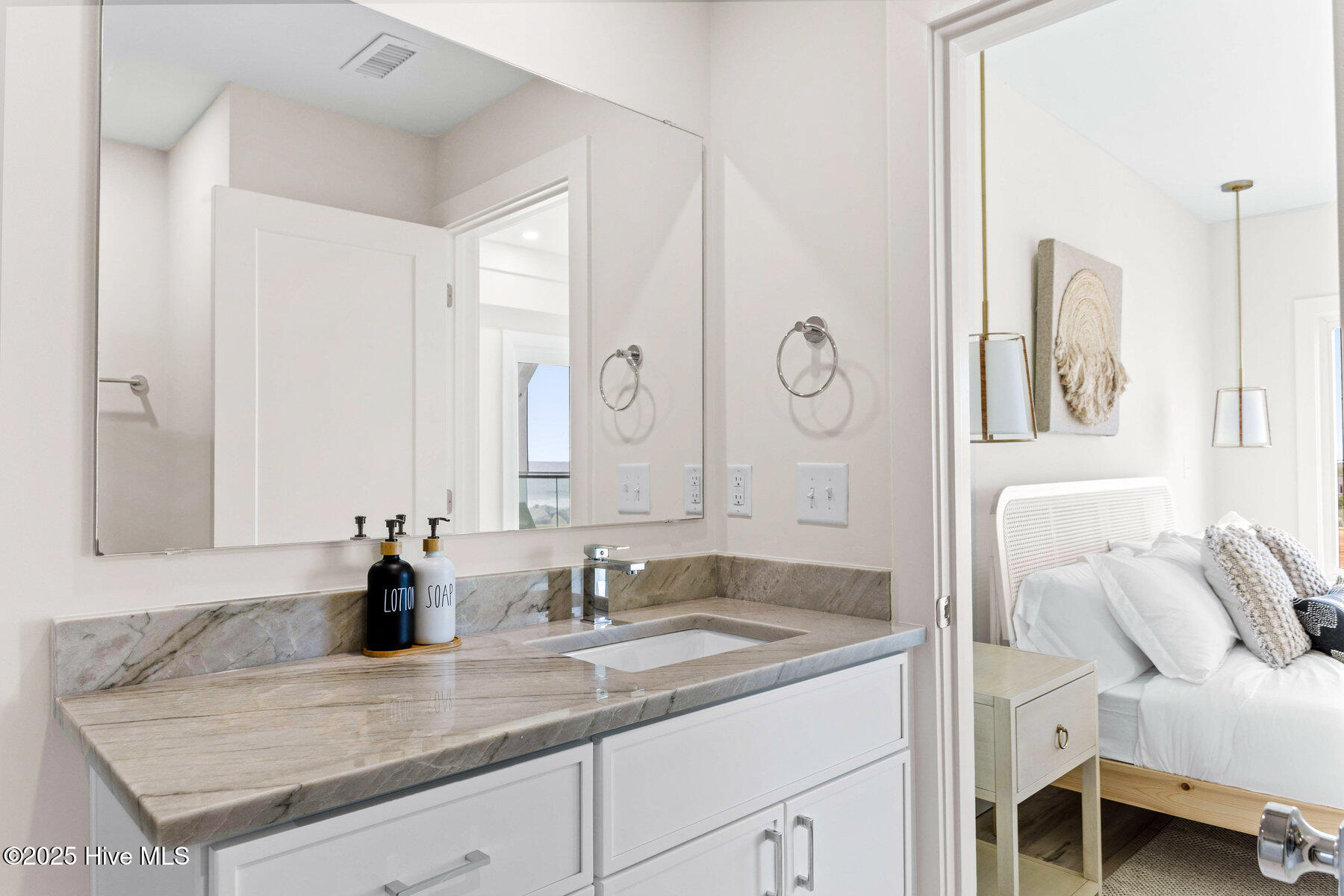 1800 Canal Drive, 112