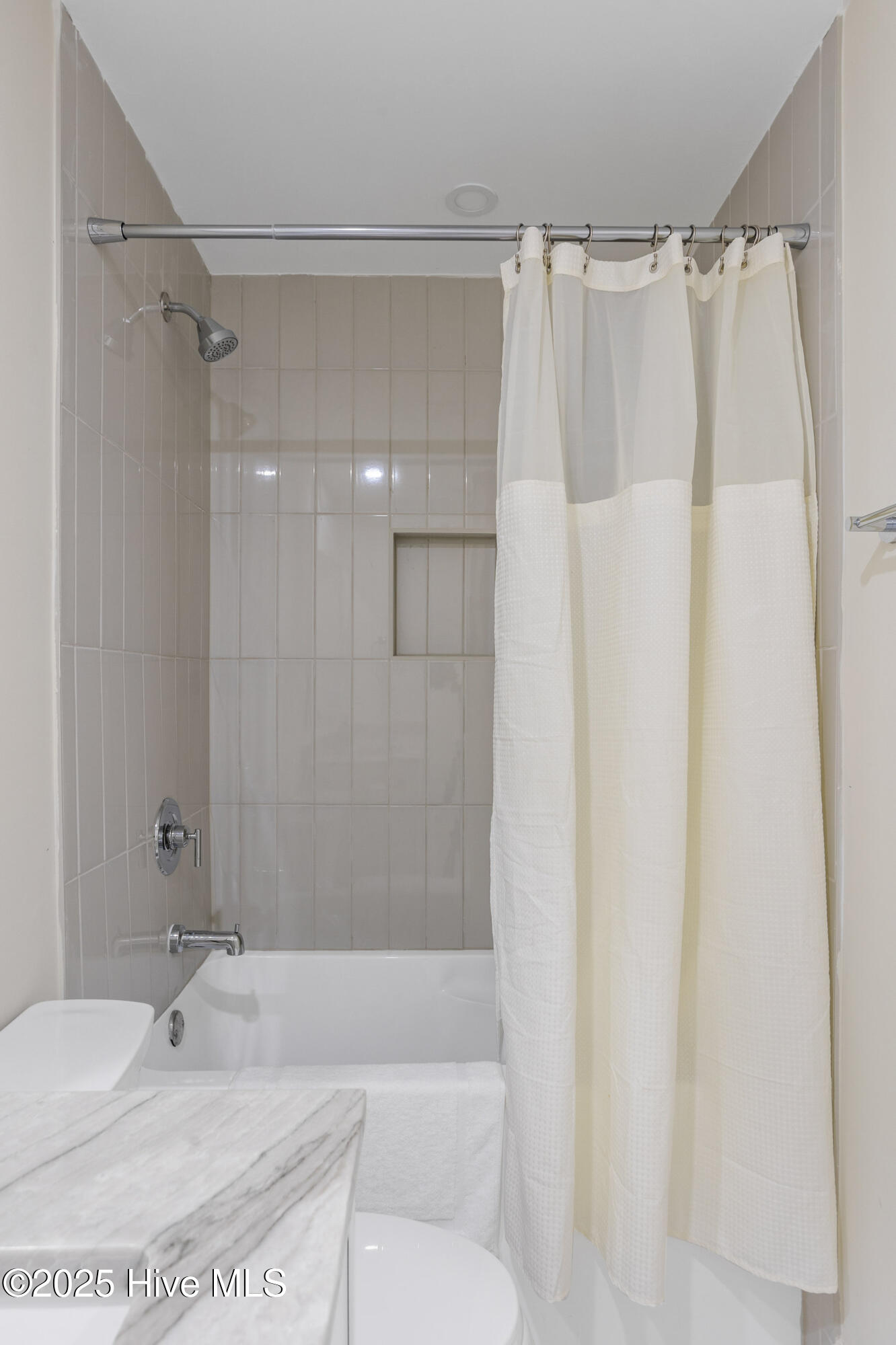 1800 Canal Drive, 111