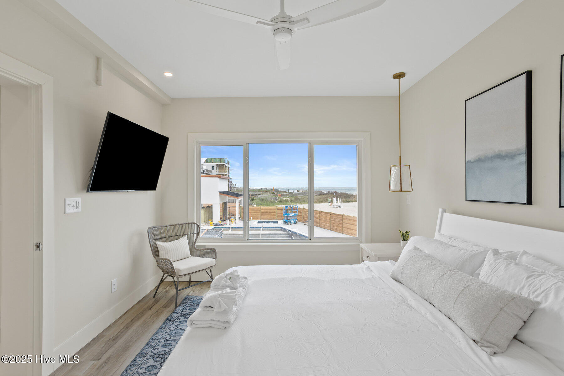 1800 Canal Drive, 111