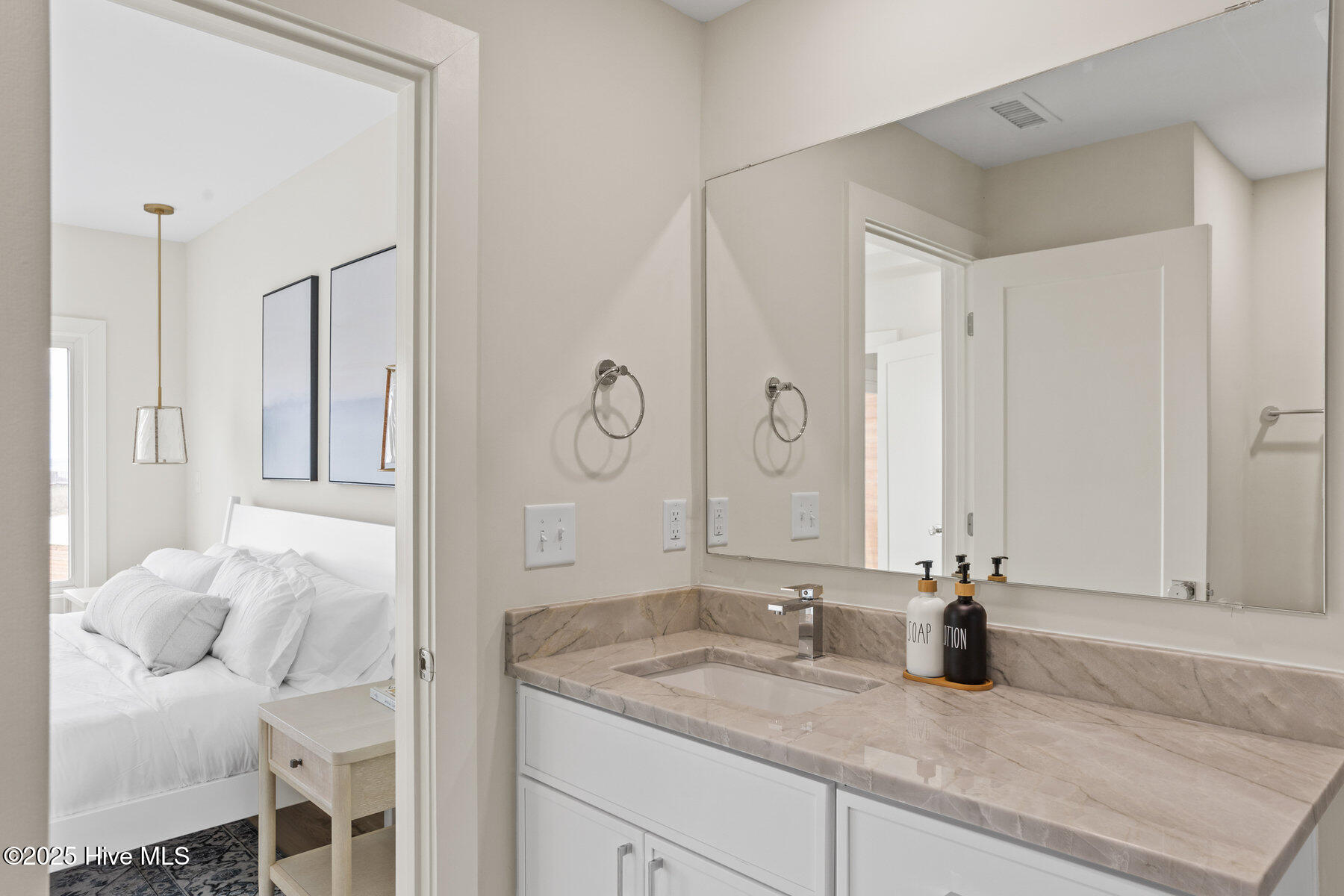 1800 Canal Drive, 111