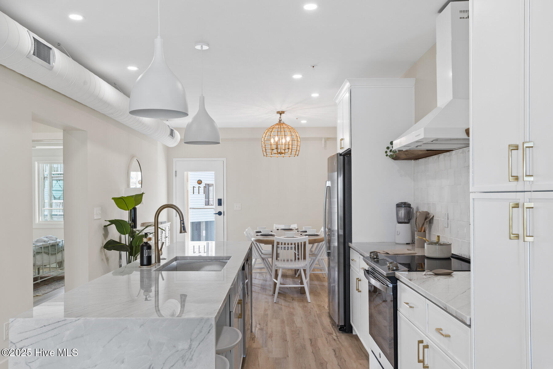 1800 Canal Drive, 111