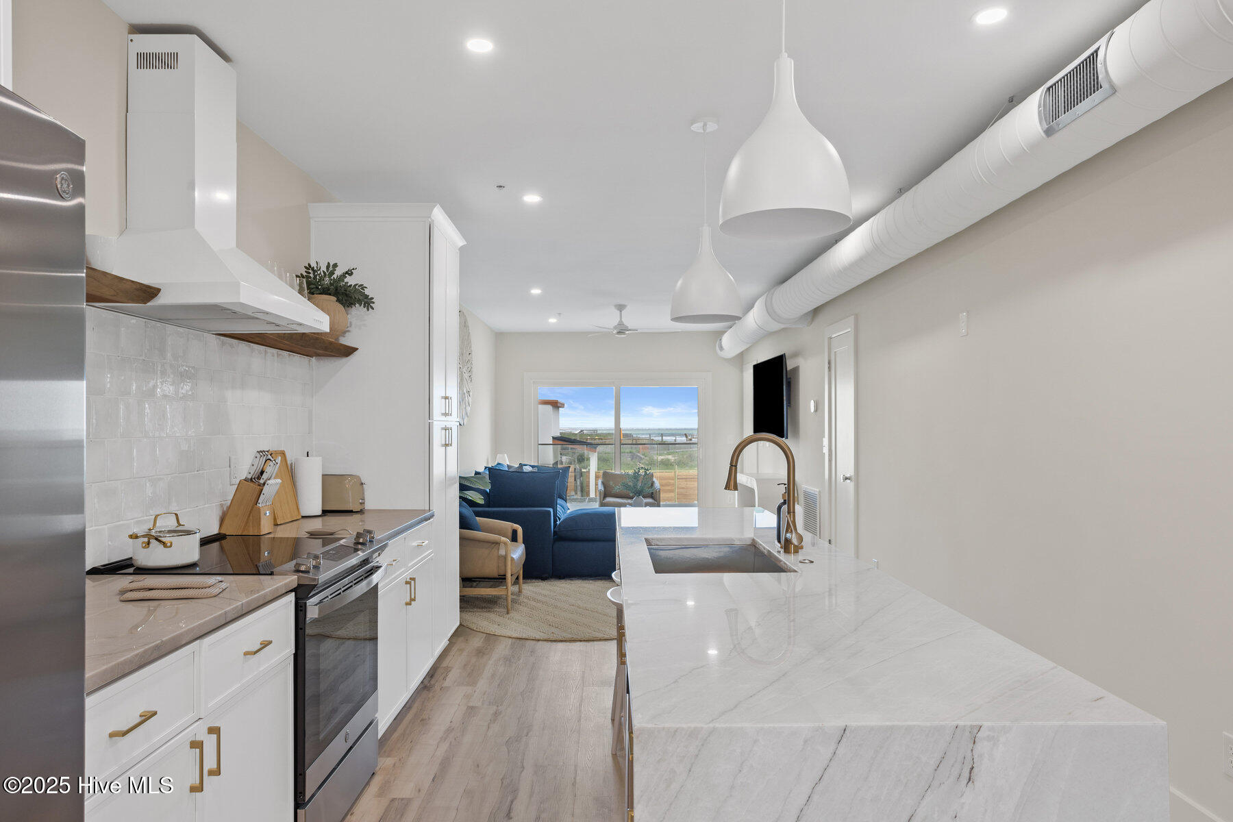 1800 Canal Drive, 111